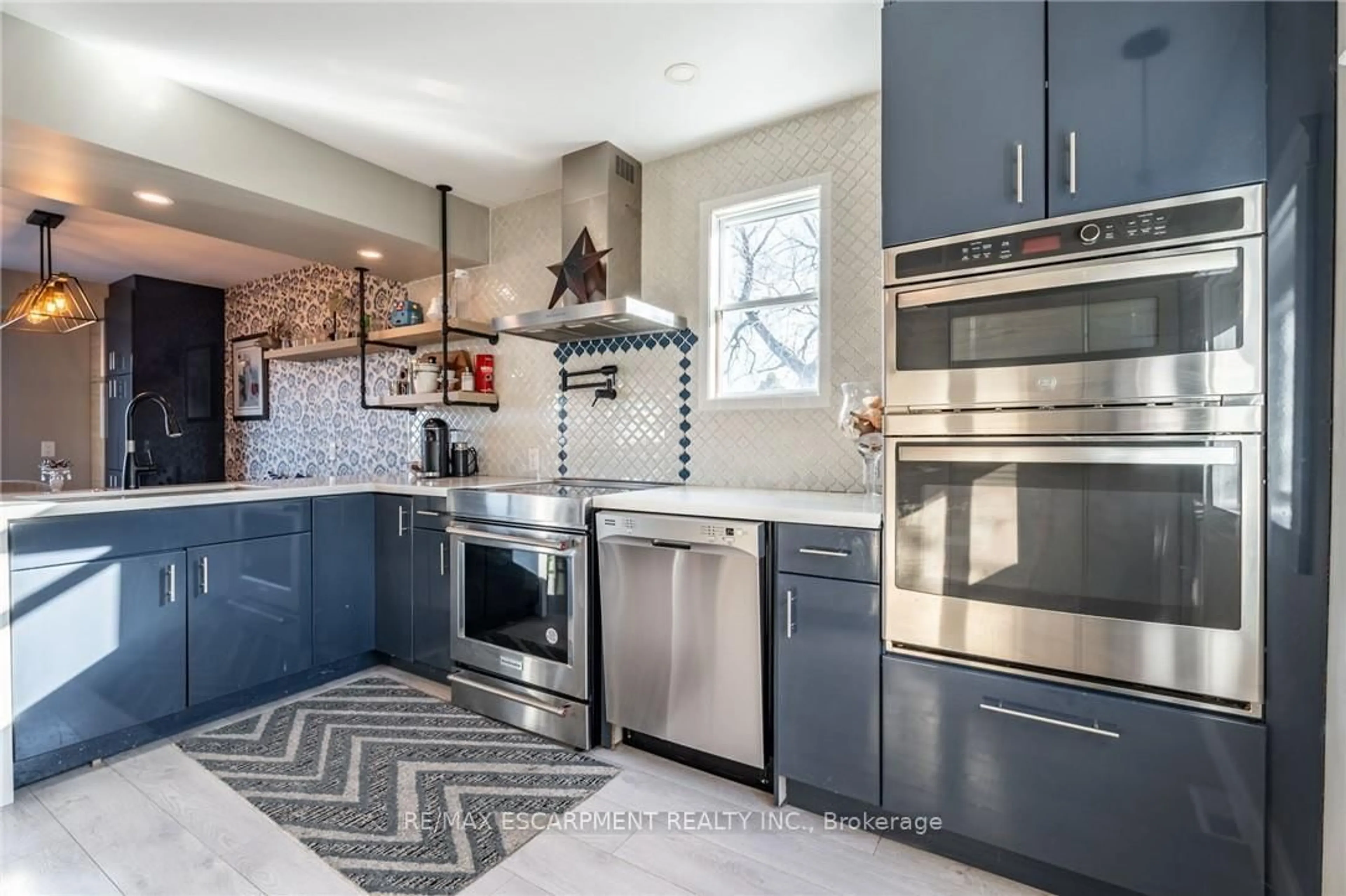 Contemporary kitchen, ceramic/tile floor for 735 Beach Blvd, Hamilton Ontario L8H 6Y5