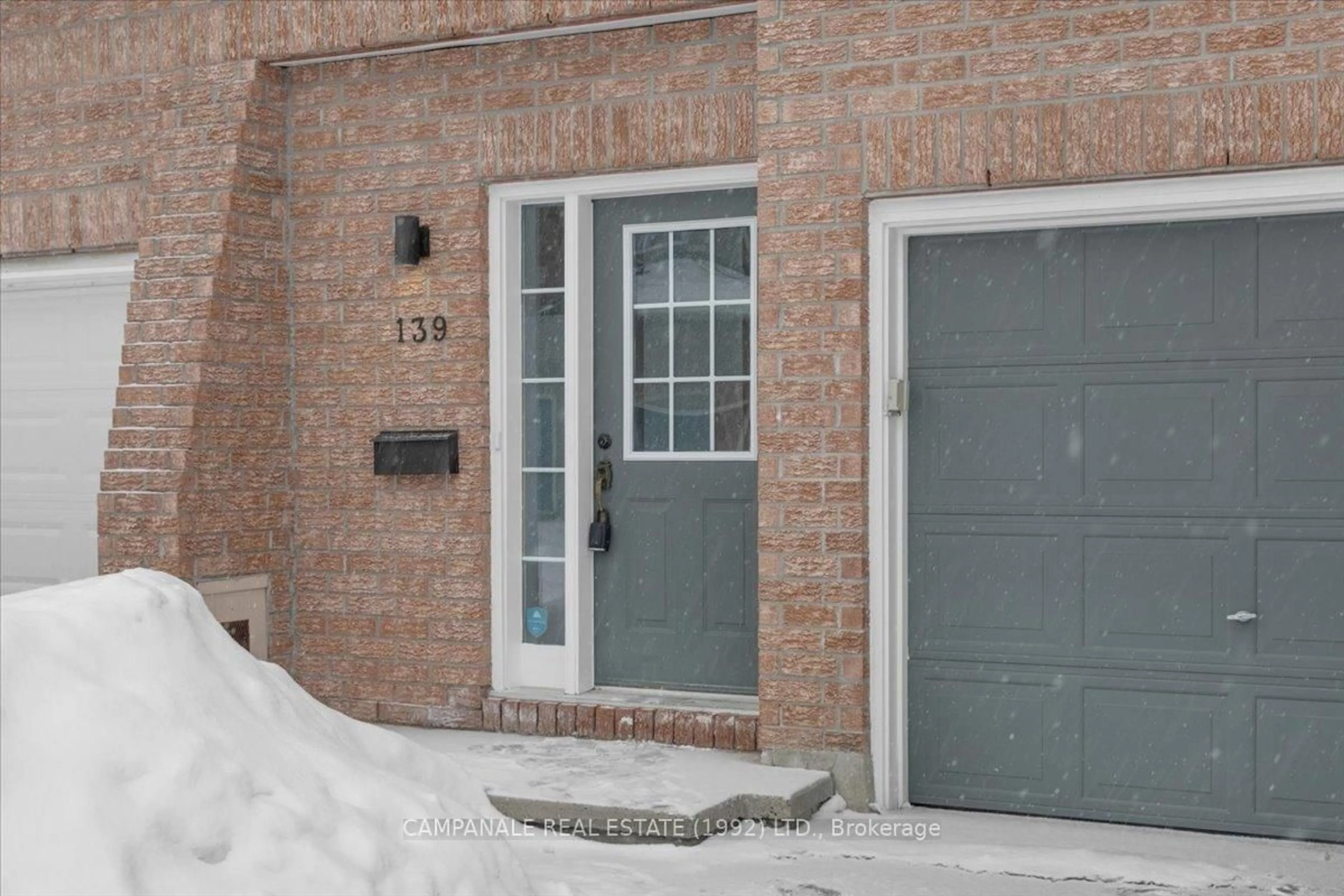 Unknown for 139 Sawmill Private, Ottawa Ontario K1V 2E1