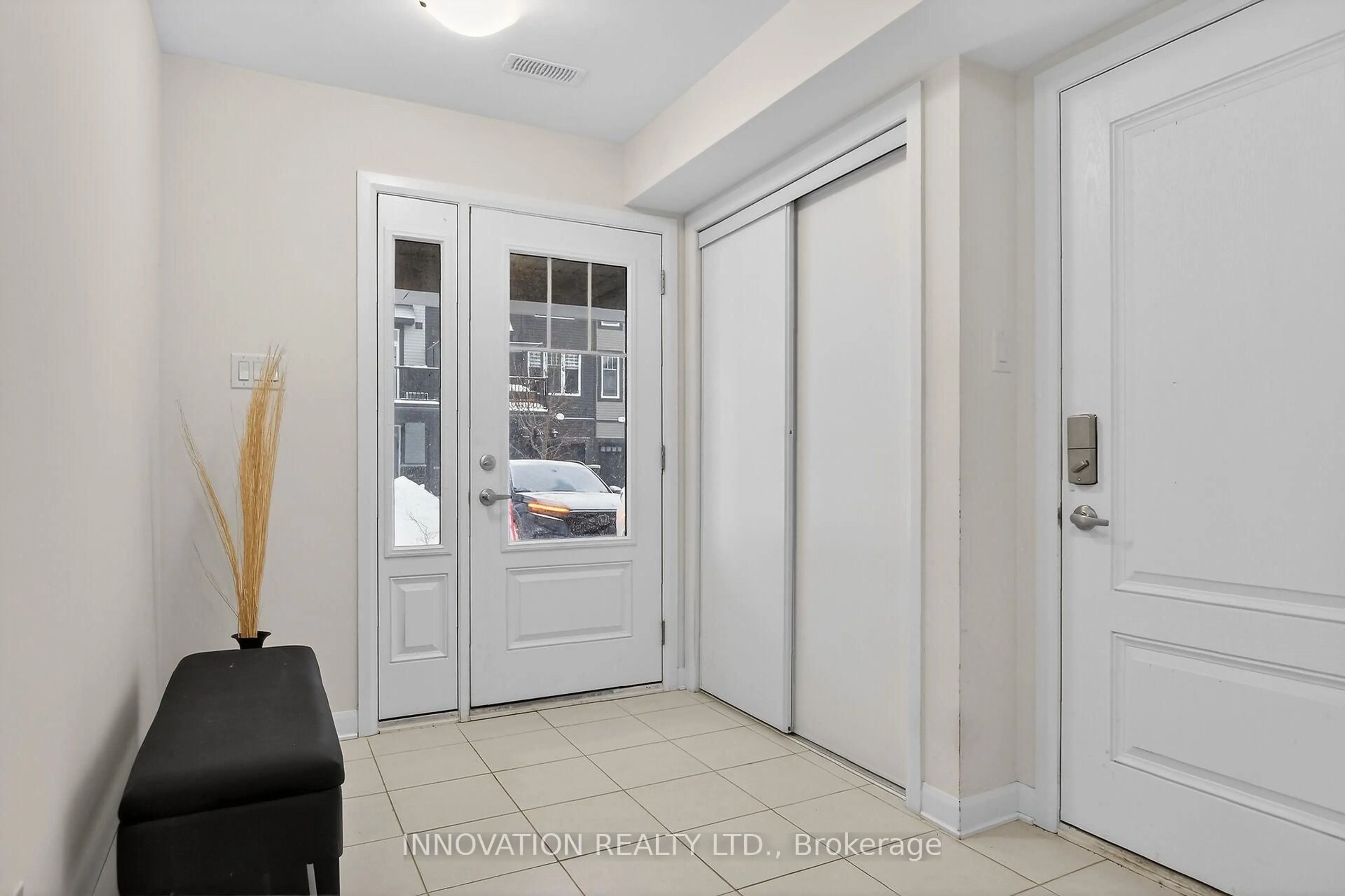 Indoor entryway for 205 Attwell Private, Ottawa Ontario K2K 0P6