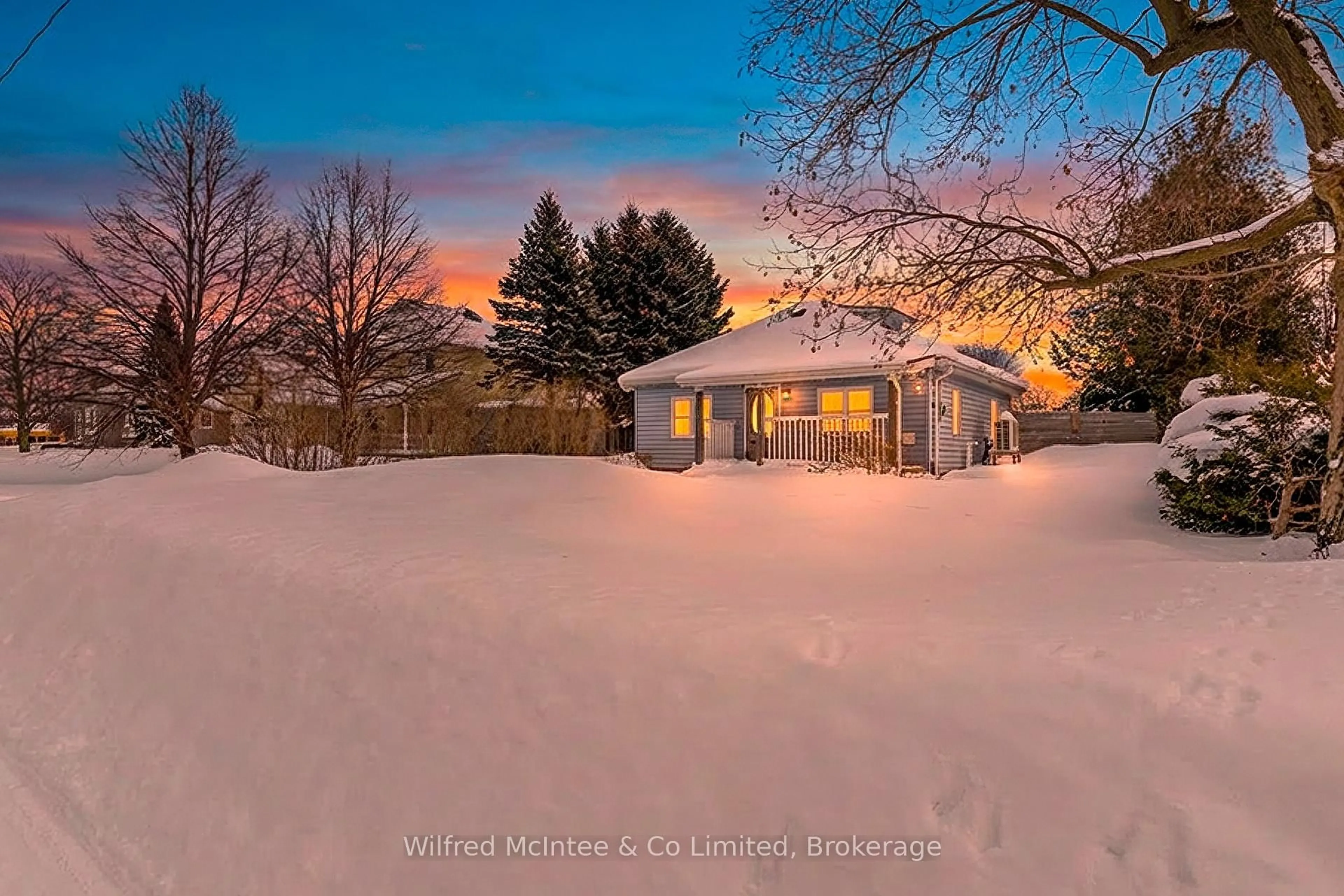 A pic from outside/outdoor area/front of a property/back of a property/a pic from drone, mountain view for 437 Adelaide St, Kincardine Ontario N2Z 2W6