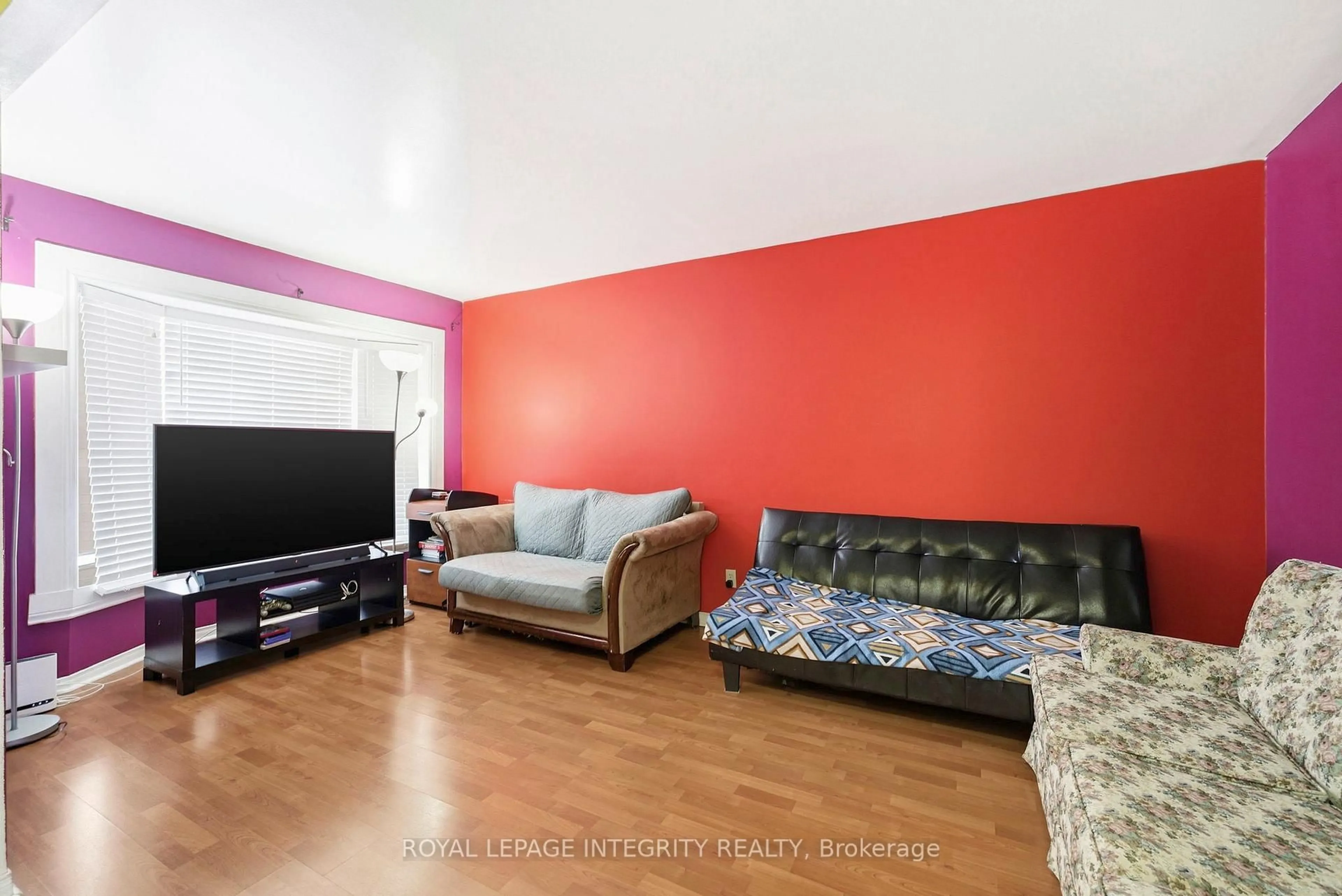 Living room with furniture, unknown for 309 Ellen Ave, Cornwall Ontario K6J 5T6