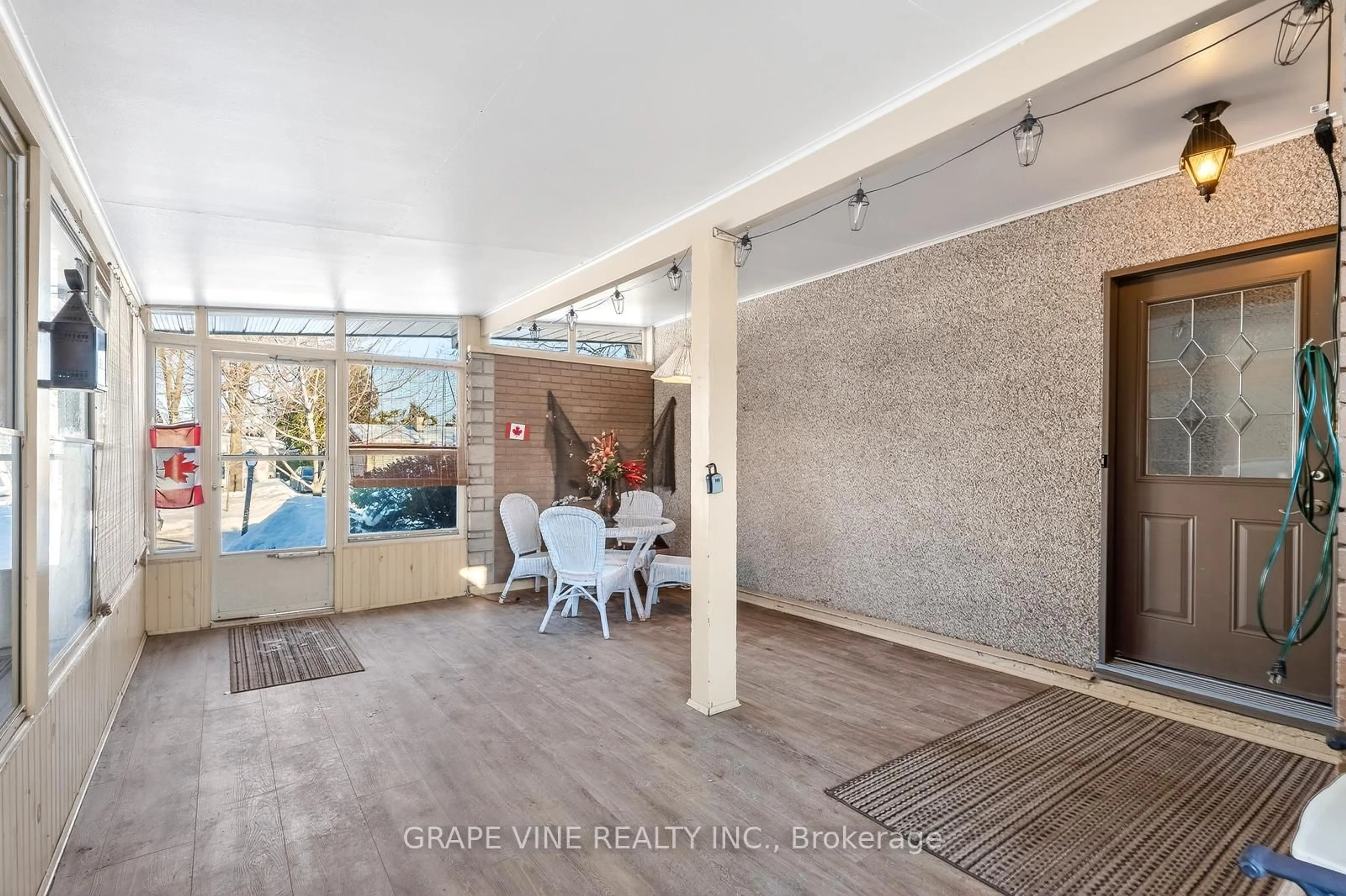 Lobby for 46 Cleadon Dr, Ottawa Ontario K2H 5P3