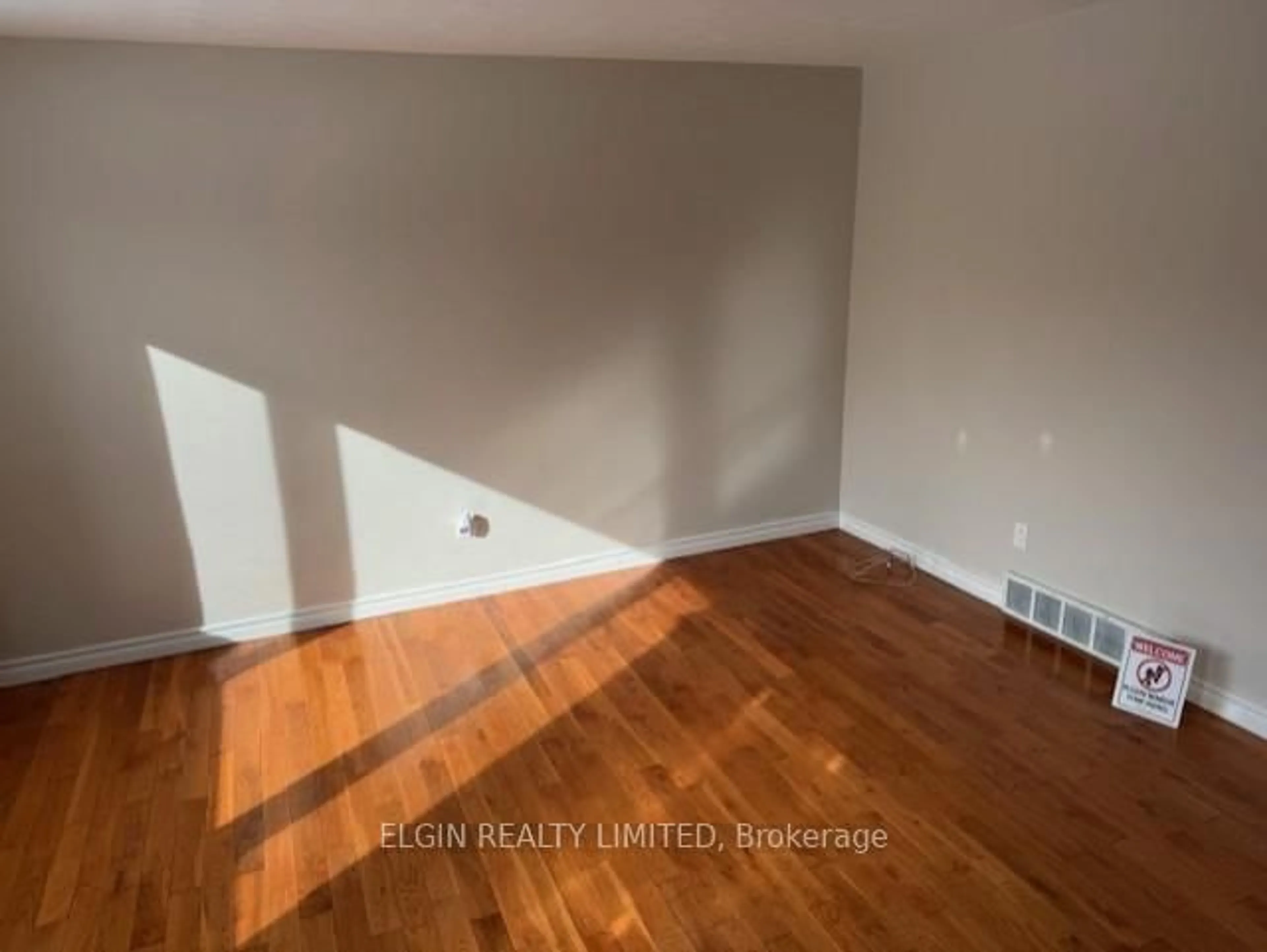 A pic of a room for 432 Forest Ave, St. Thomas Ontario N5R 2K9