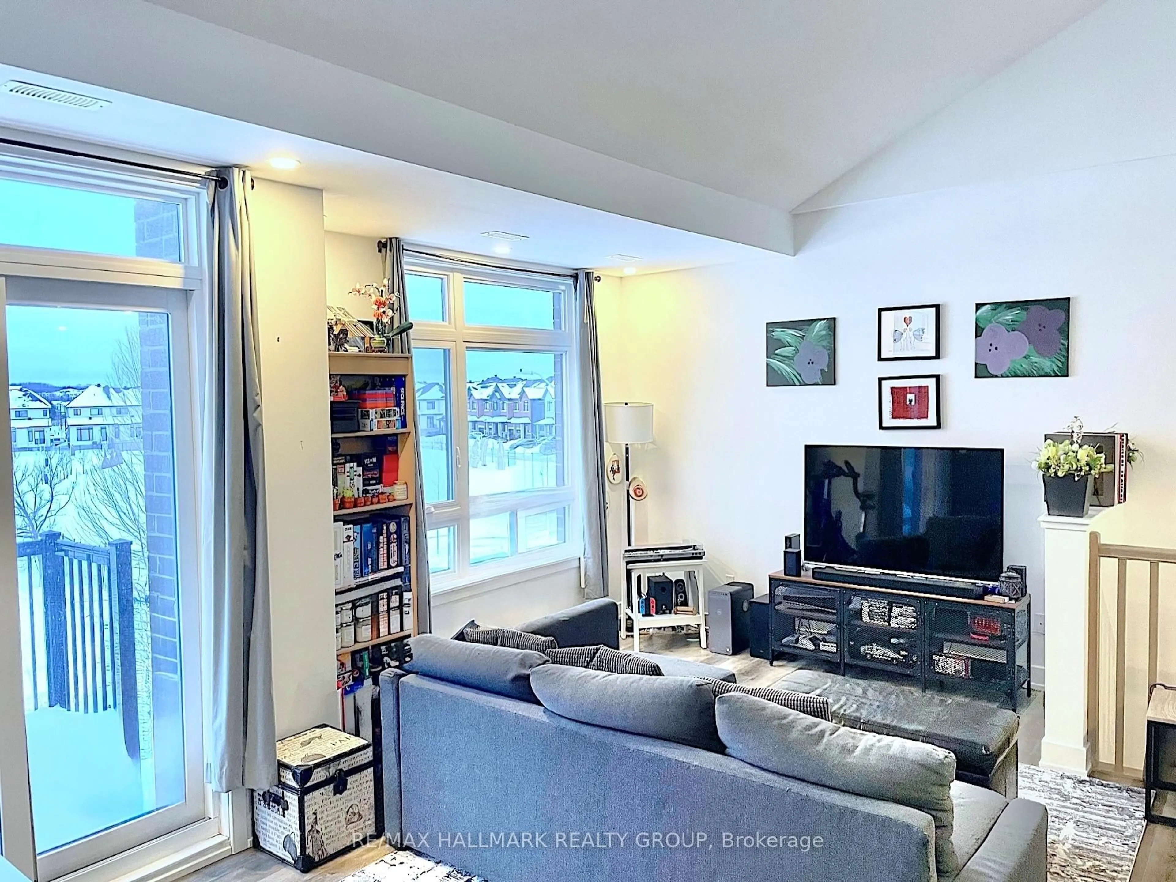 Living room with furniture, unknown for 300 Tulum Cres #i, Ottawa Ontario K2S 2Y4