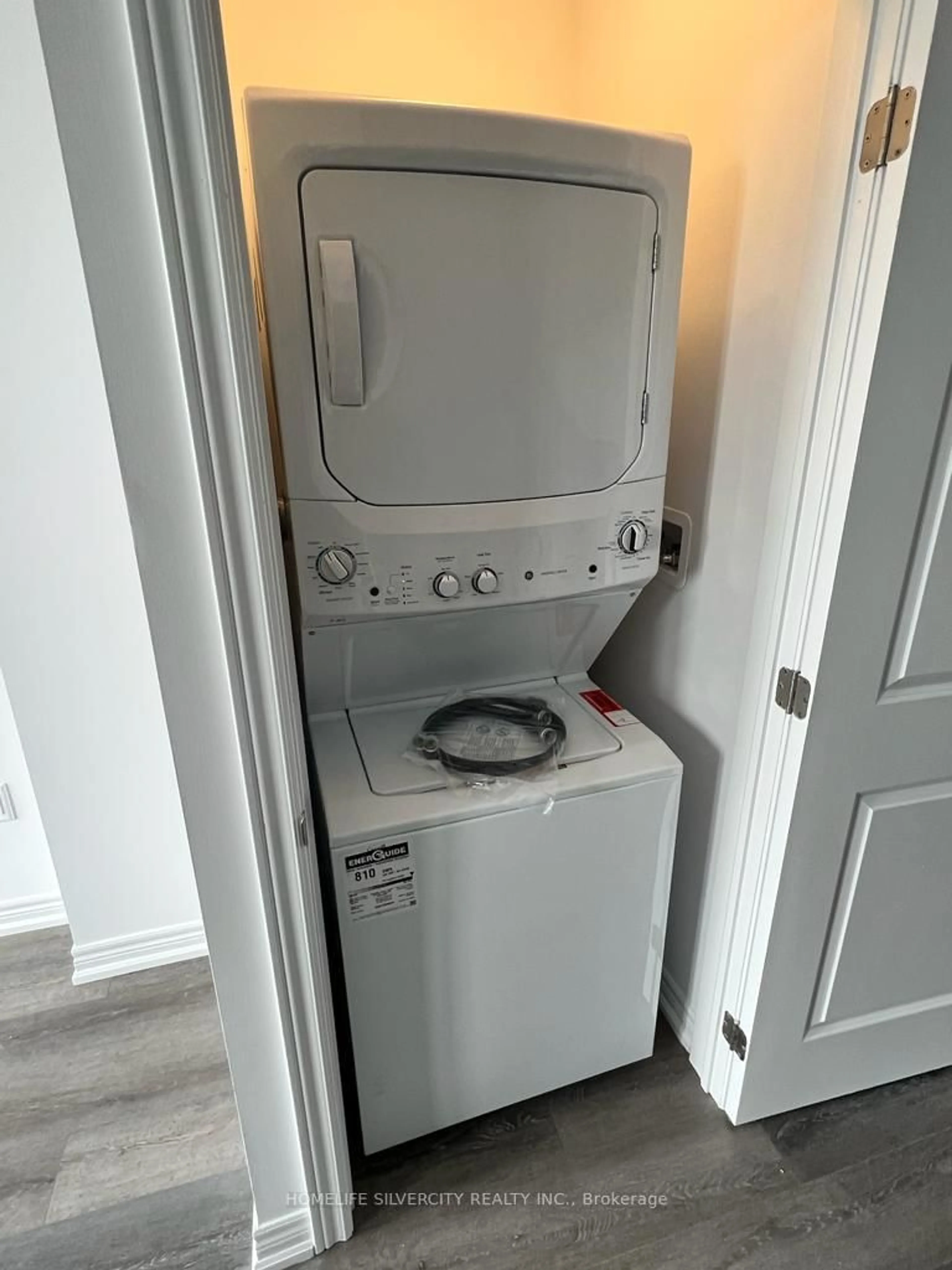 Laundry room for 120 Court Dr #26, Brant Ontario N3L 0N2