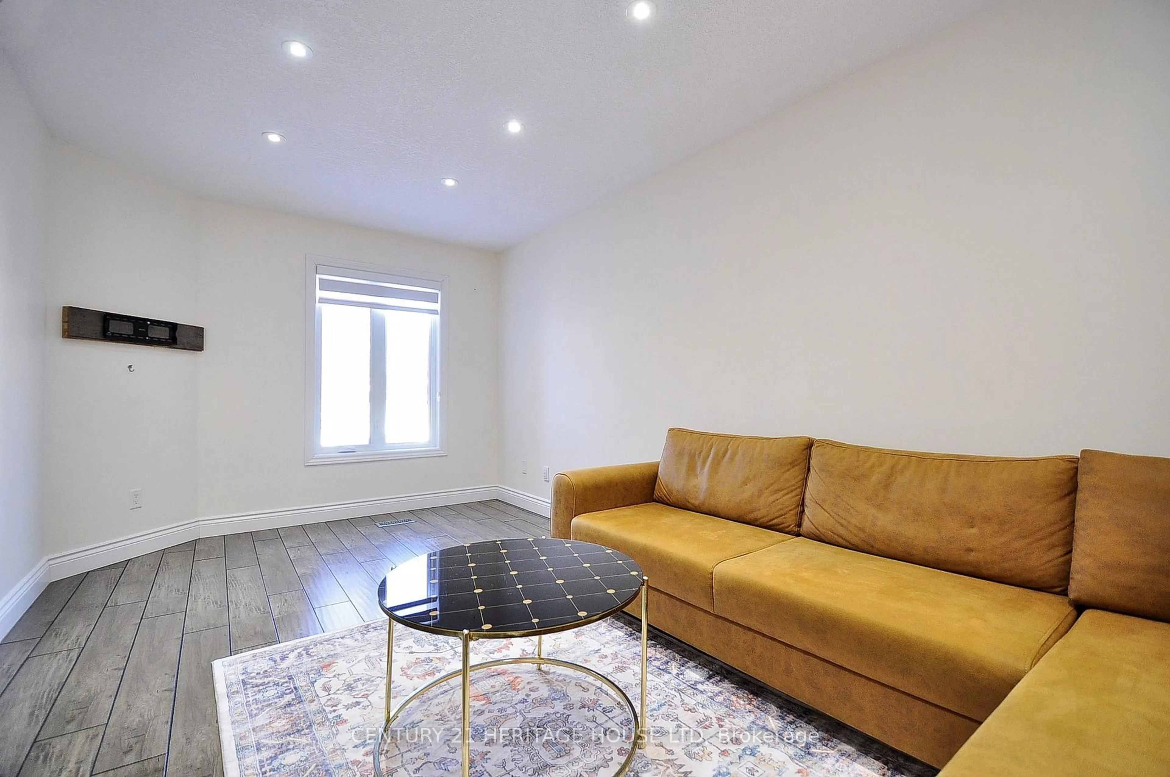 Living room with furniture, unknown for 13 Stonecairn Dr, Cambridge Ontario N1T 1W3