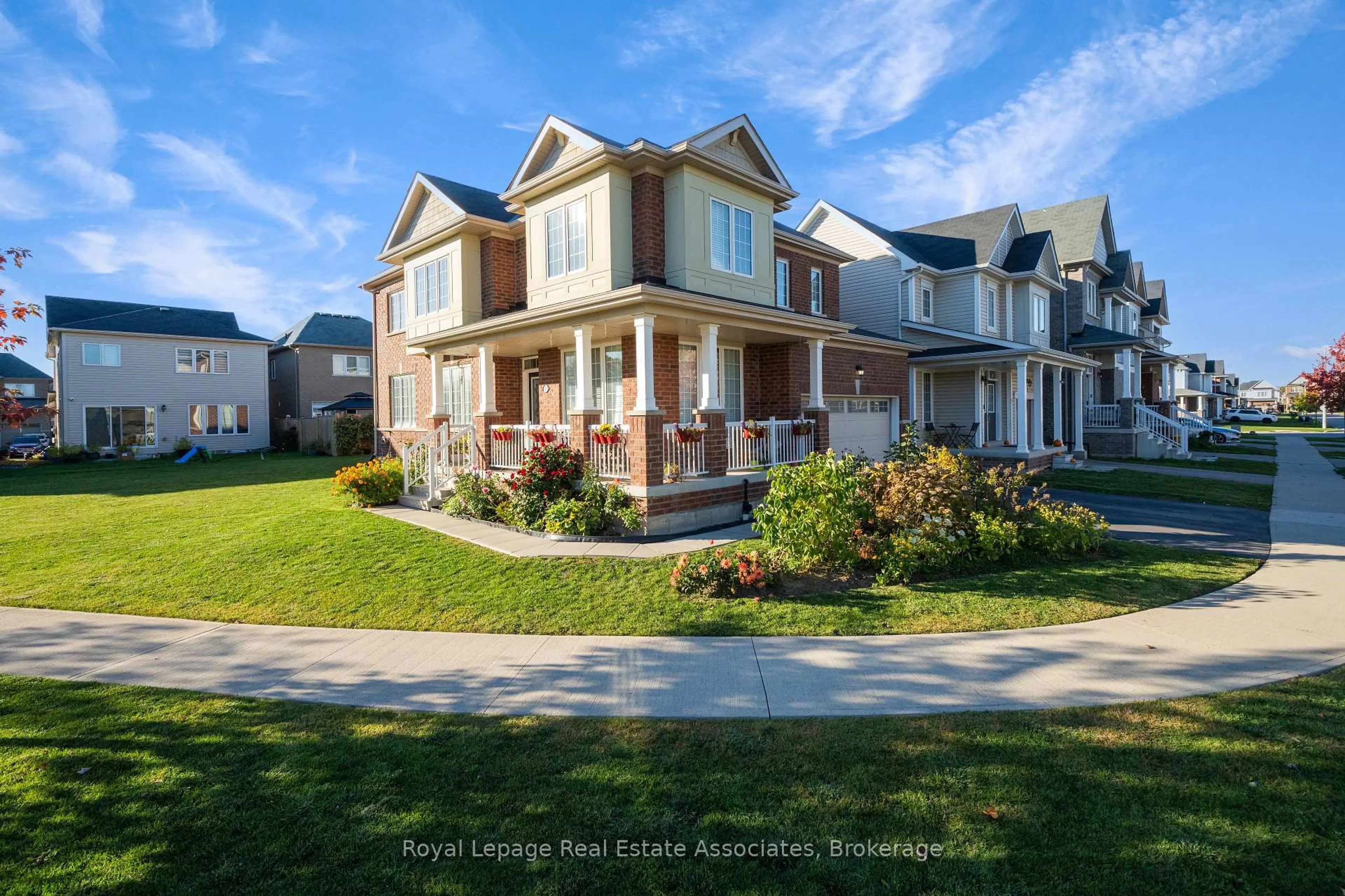 Unknown for 121 Esther Cres, Thorold Ontario L3B 0H1