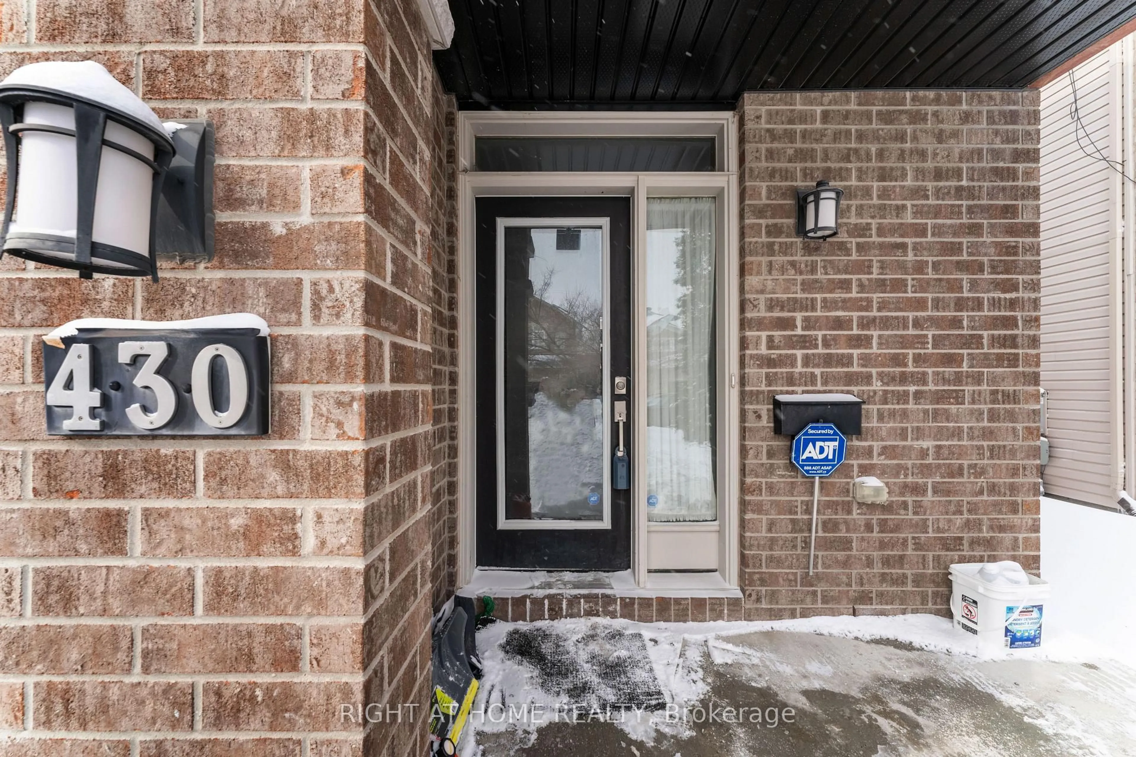 Indoor entryway for 430 Cooks Mills Cres, Ottawa Ontario K1V 2M9