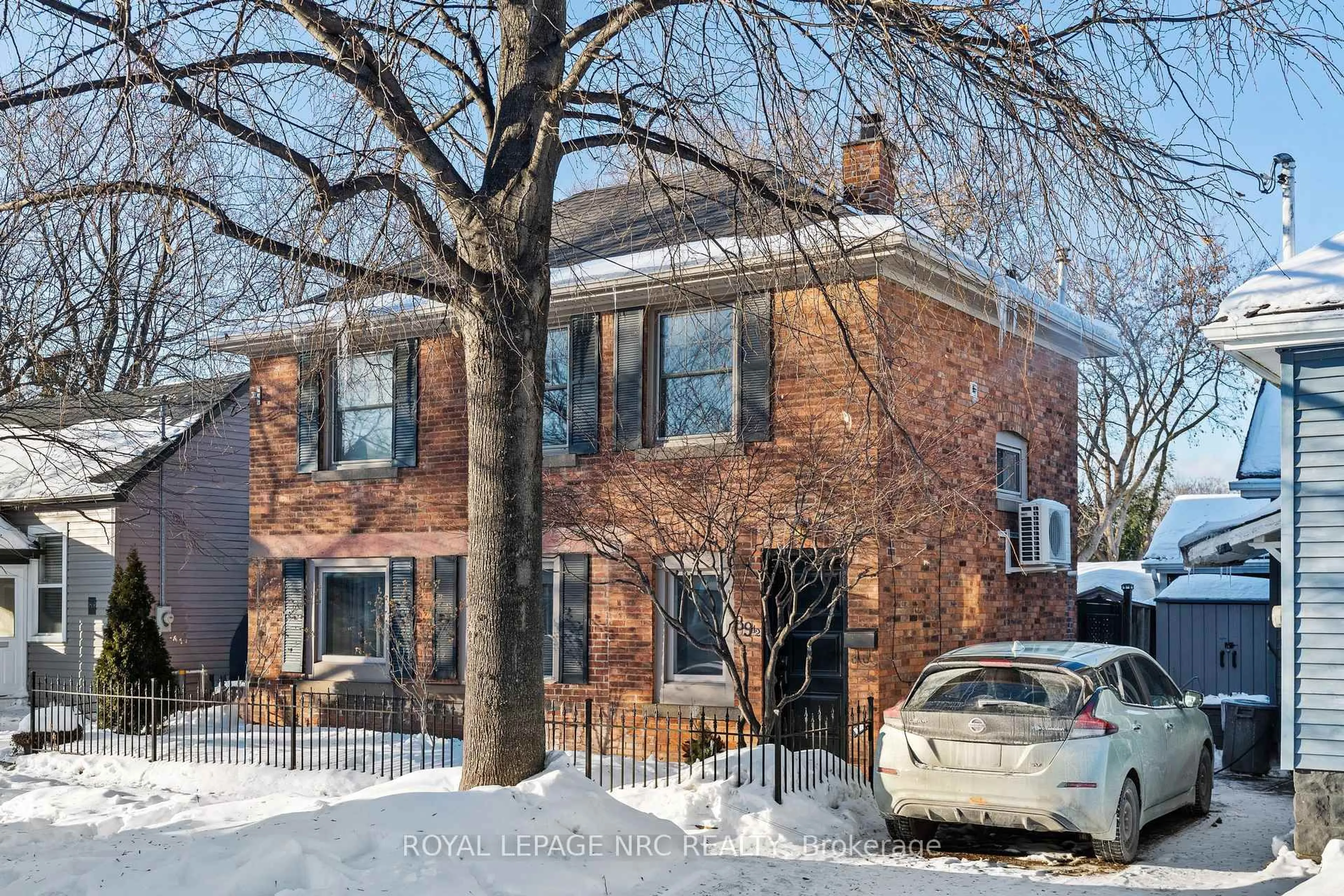 Home with brick exterior material, street for 89 1/2 Albert St, St. Catharines Ontario L2R 2H2