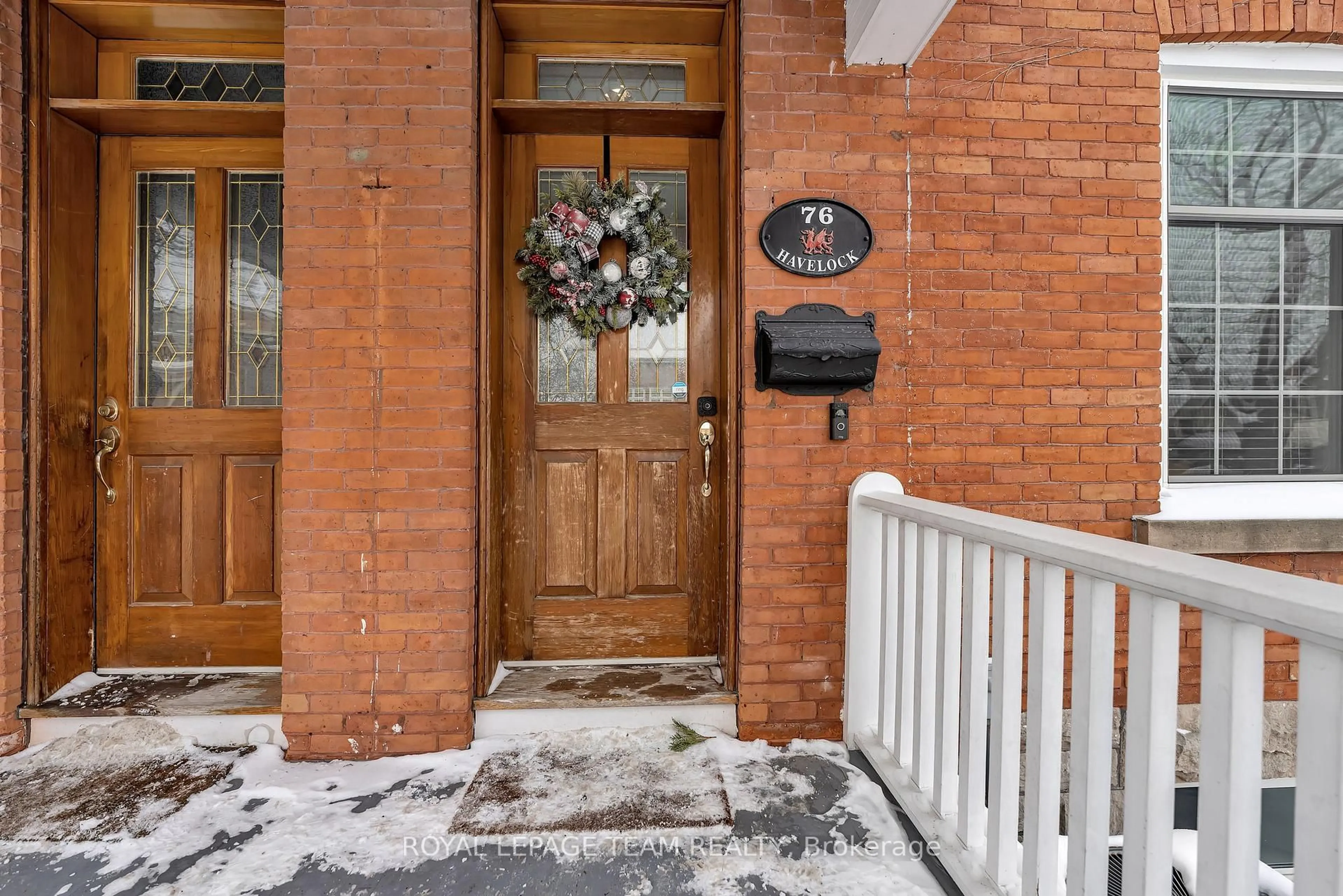 Indoor entryway for 76 Havelock St, Ottawa Ontario K1S 0A6