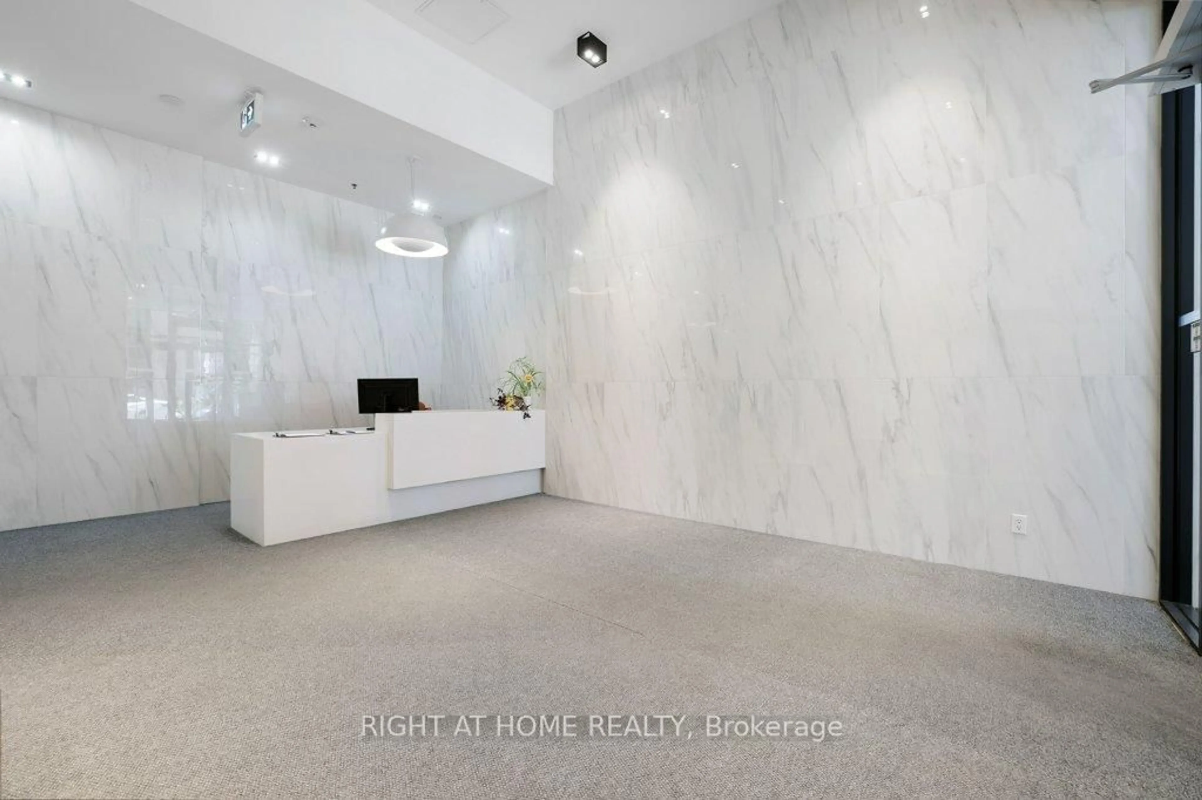 Unknown for 203 Catherine St #2002, Ottawa Ontario K2P 1J5