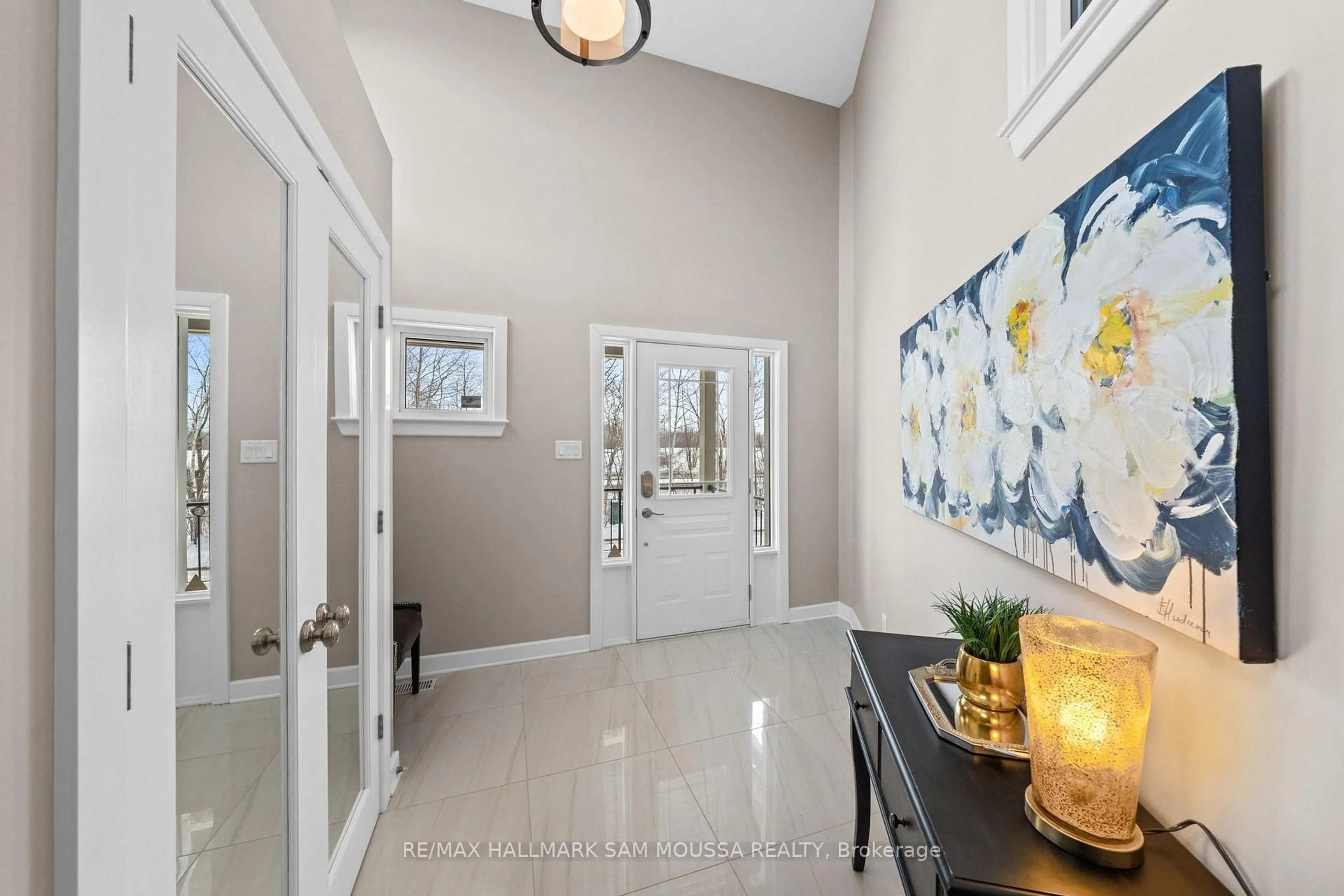 Indoor entryway for 25 Marsh Sparrow Private, Kanata Ontario K2K 3P1