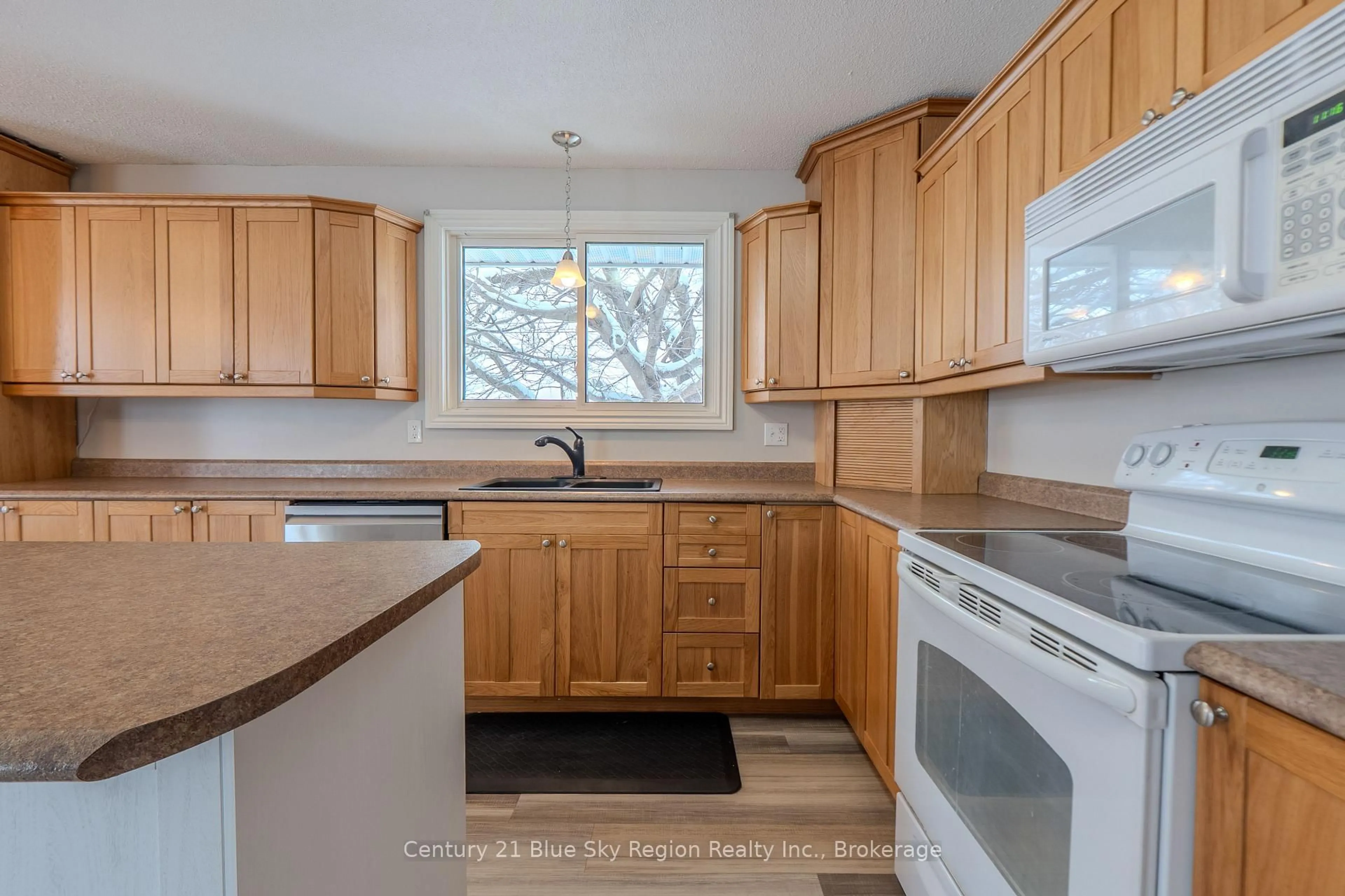 Standard kitchen, unknown for 76 Prince Edward Dr, North Bay Ontario P1A 3N3