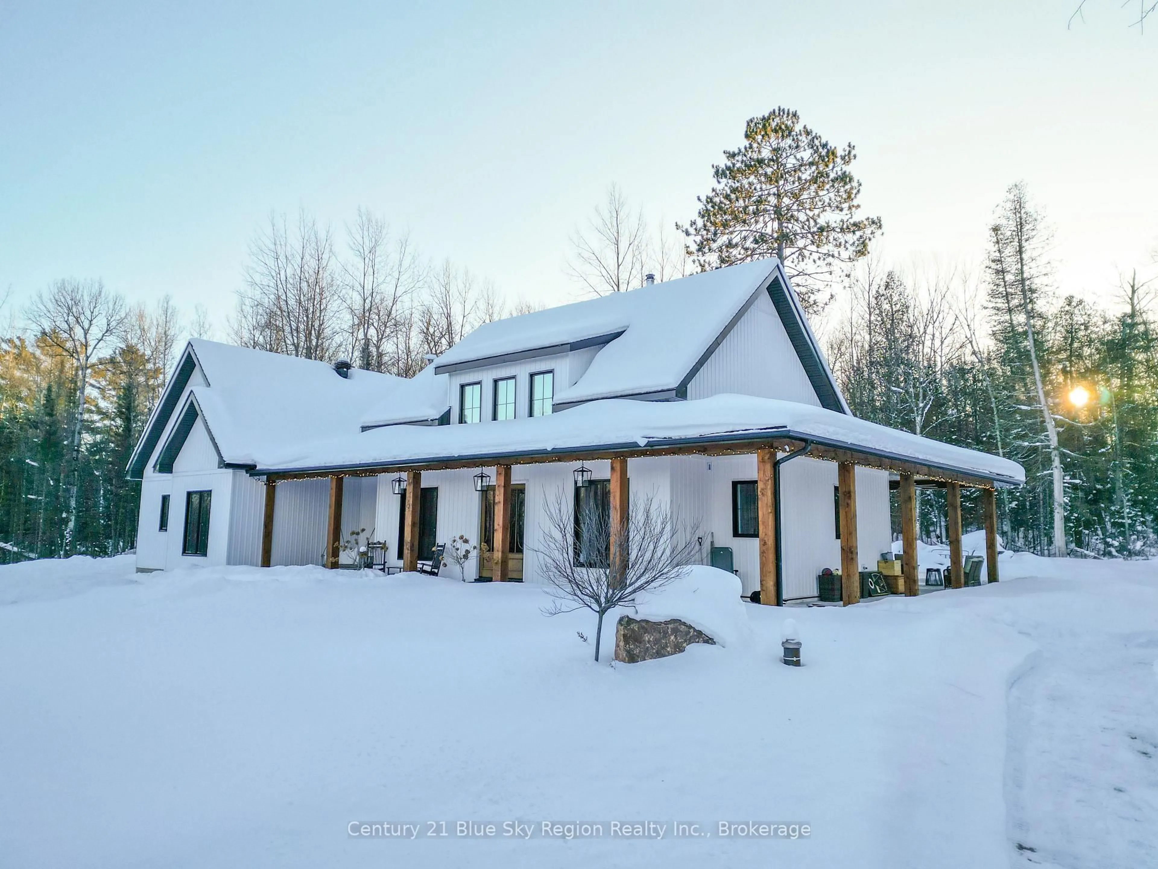 A pic from outside/outdoor area/front of a property/back of a property/a pic from drone, building for 841 Highway 17, Bonfield Ontario P0H 2E0