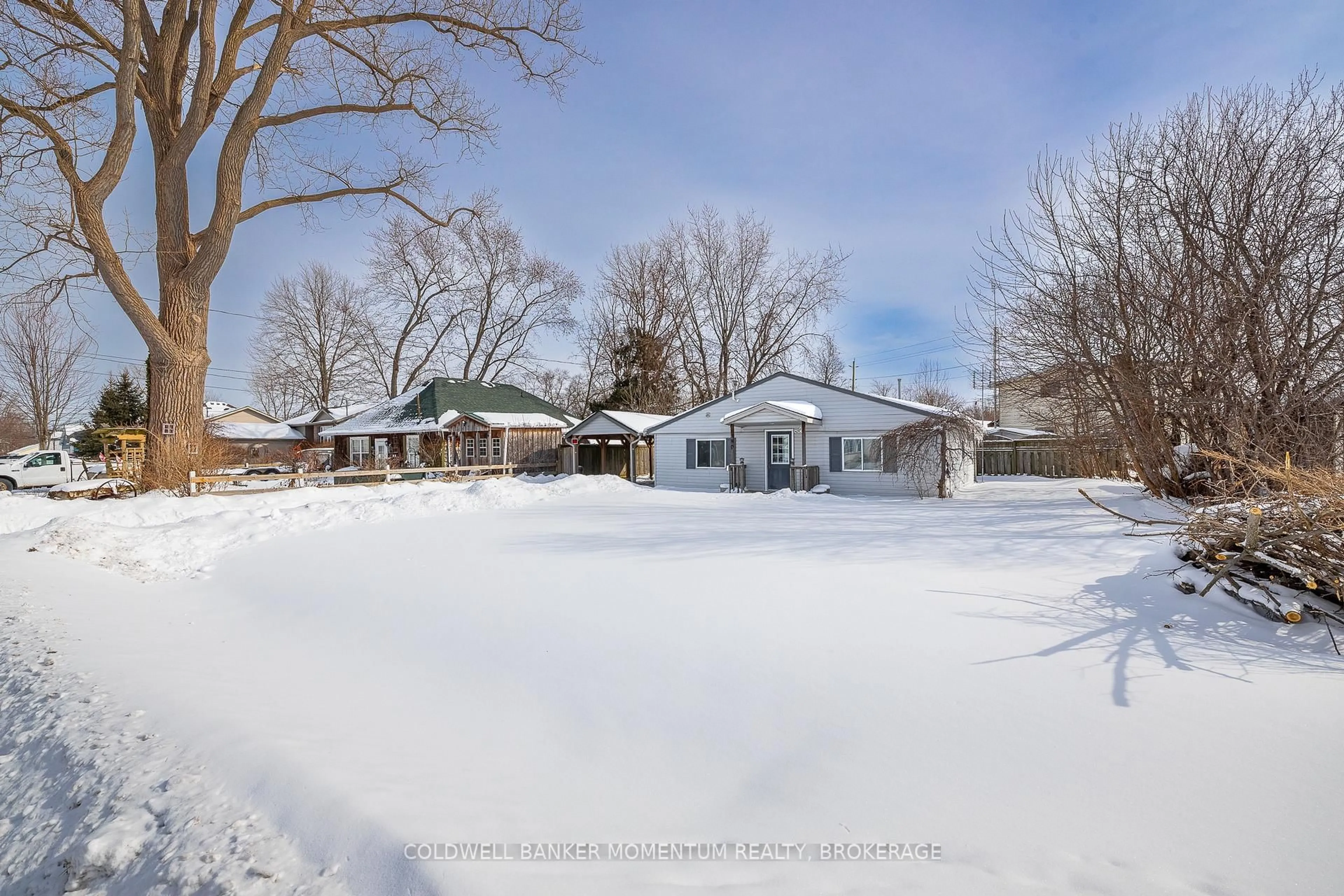 A pic from outside/outdoor area/front of a property/back of a property/a pic from drone, street for 380 Washington Rd, Fort Erie Ontario L2A 4K4
