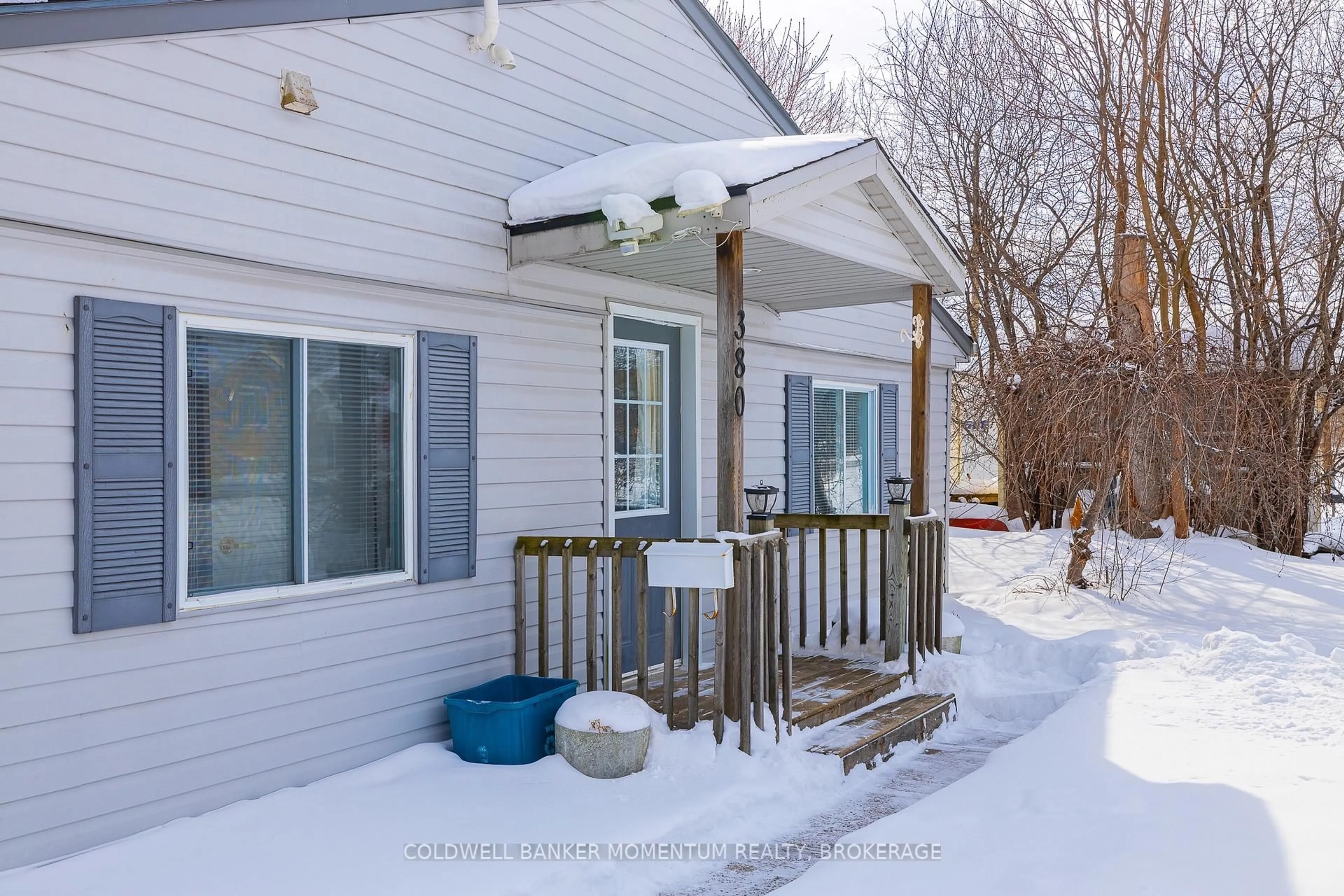 Patio, street for 380 Washington Rd, Fort Erie Ontario L2A 4K4