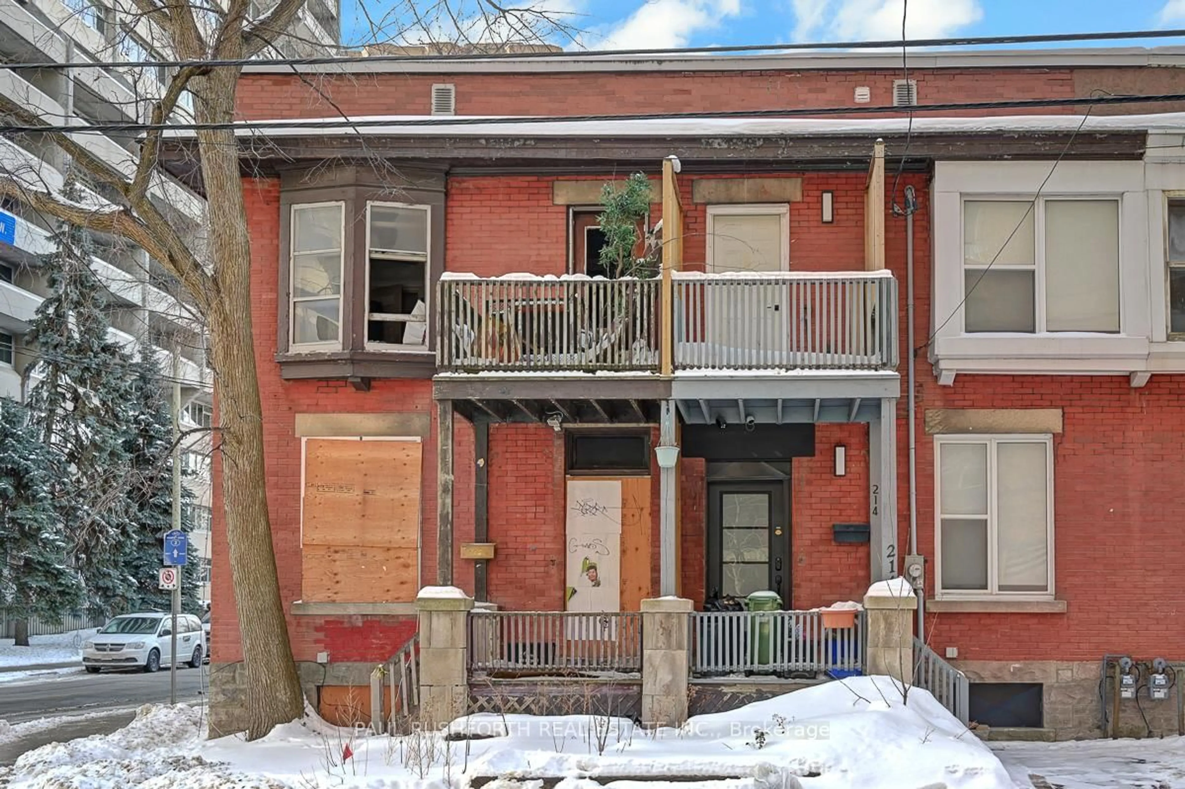 Home with brick exterior material, street for 216 Bay St, Ottawa Ontario K1R 5Y9