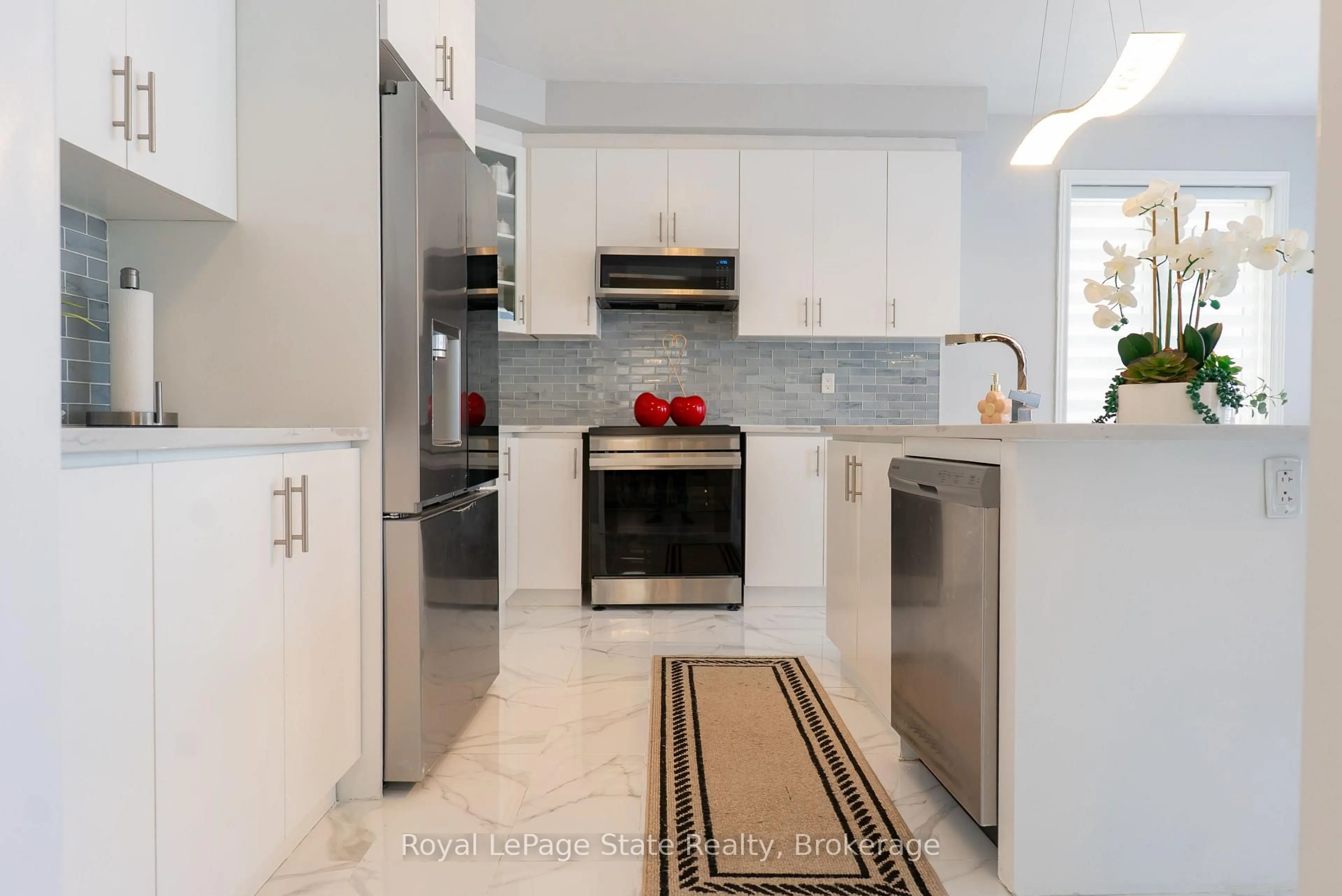 Contemporary kitchen, ceramic/tile floor for 1133 Upper Thames Dr, Woodstock Ontario N4T 0L4