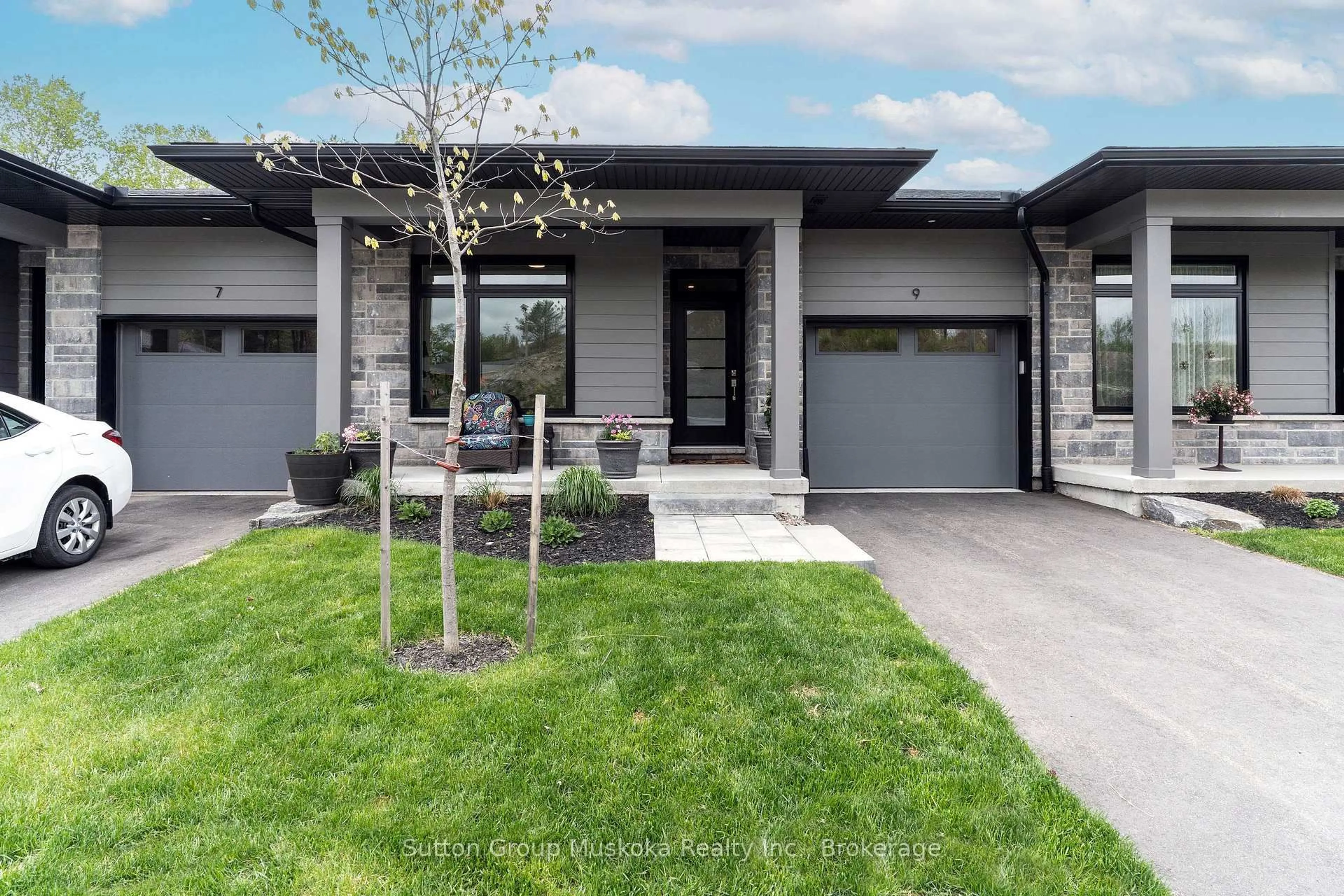 Home with brick exterior material, street for 9 Jack St, Huntsville Ontario P1H 0G4