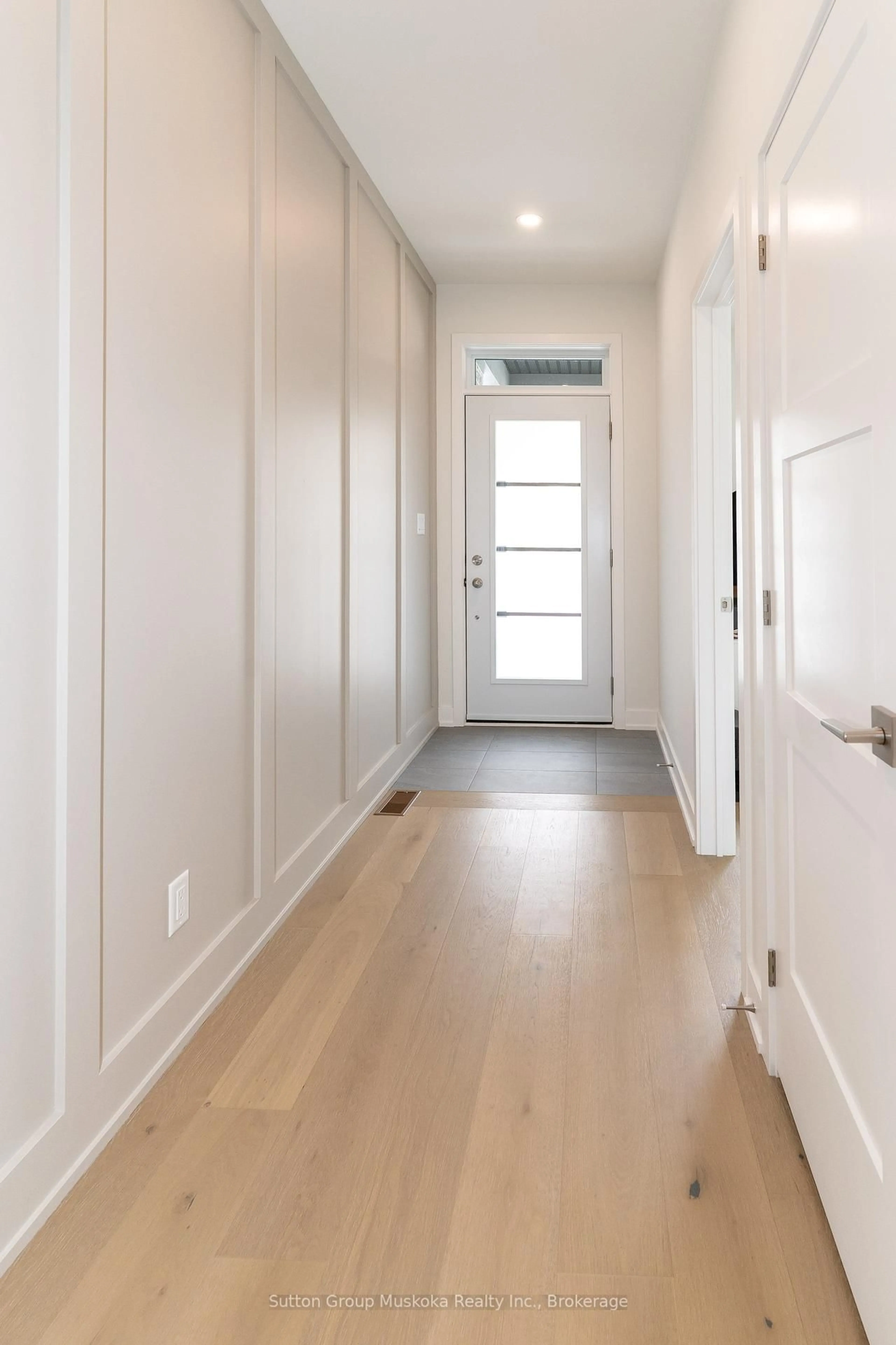 Indoor entryway for 9 Jack St, Huntsville Ontario P1H 0G4