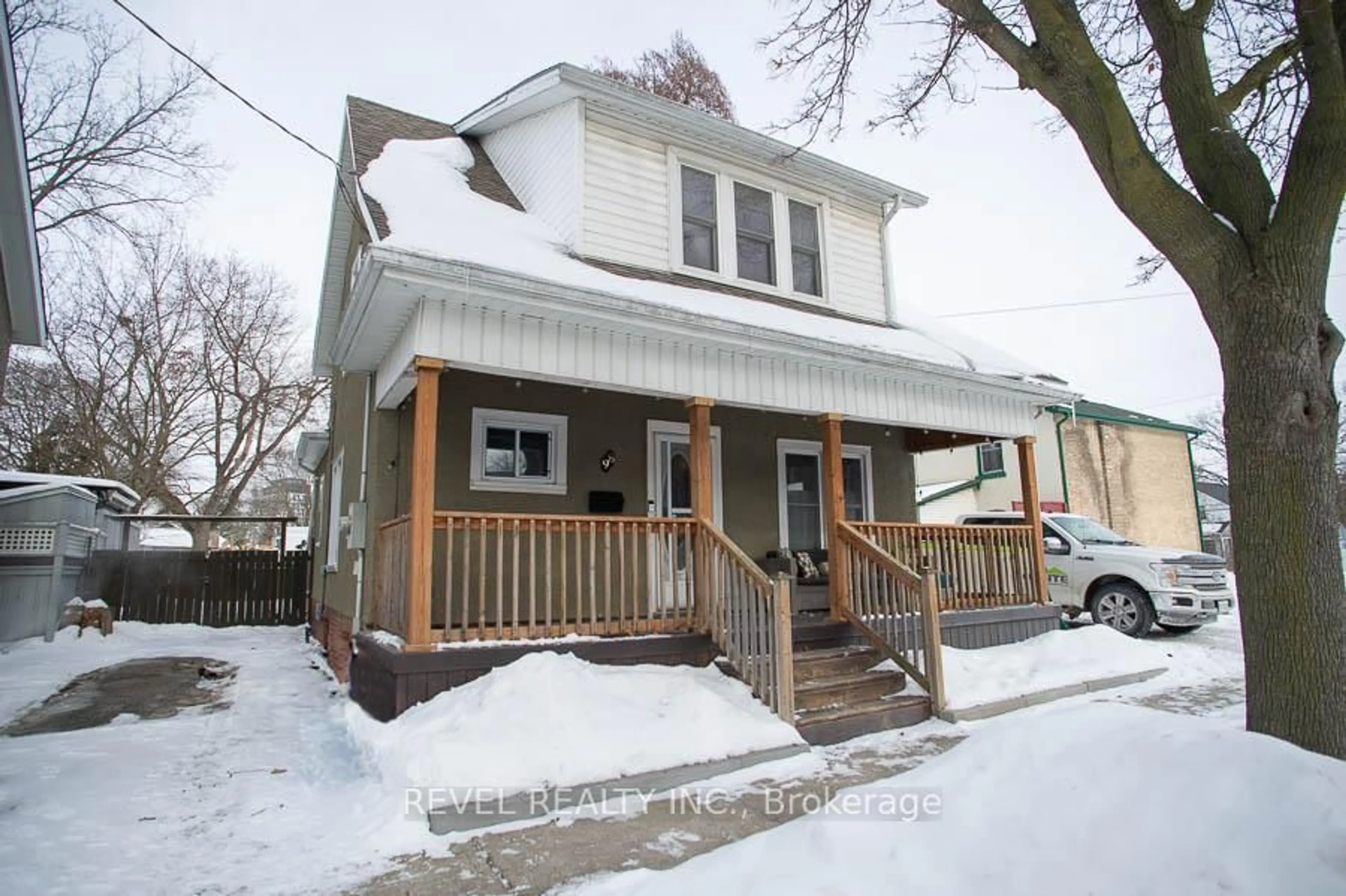 Home with vinyl exterior material, street for 98 Cayuga St, Brantford Ontario N3S 1X2