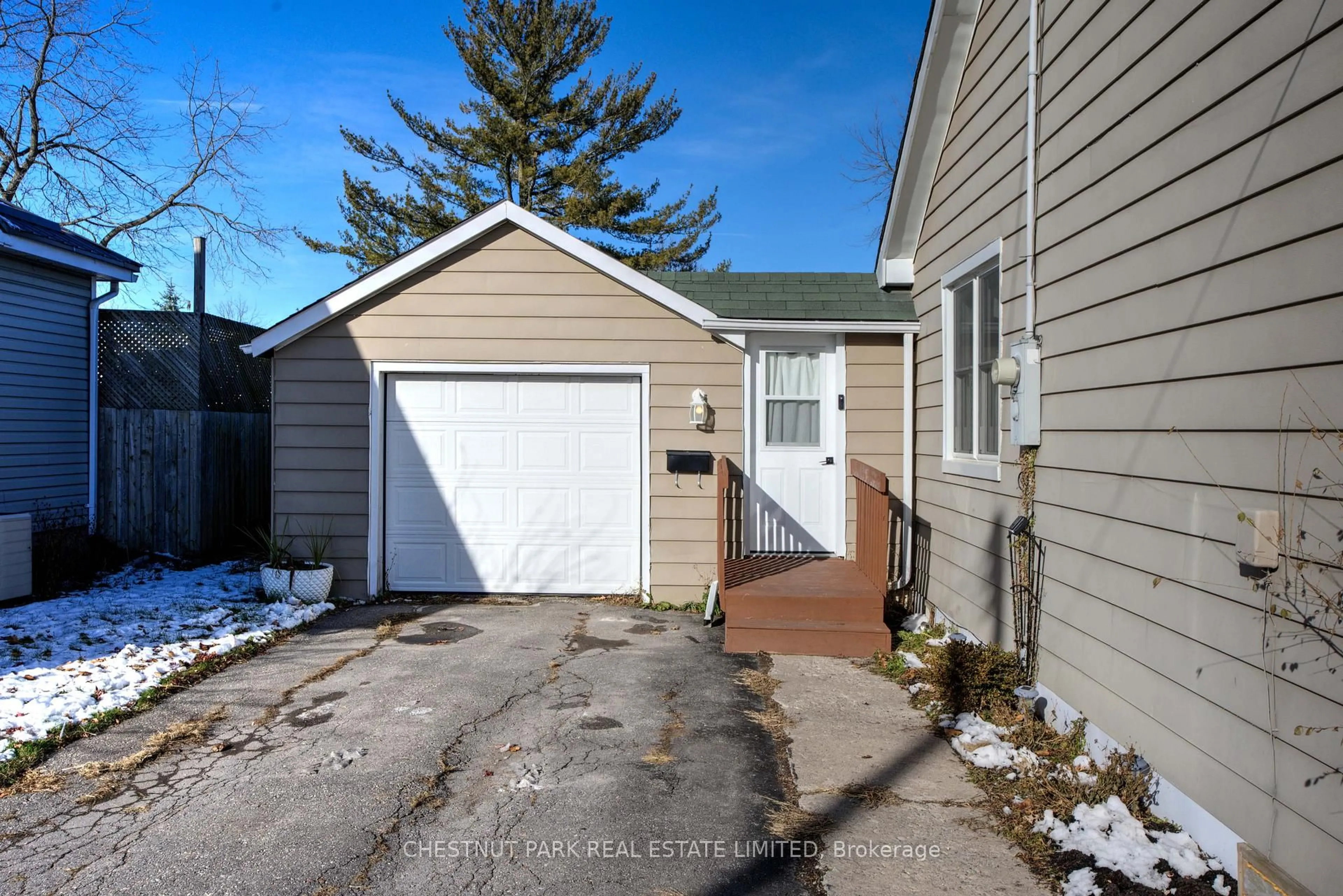 Unknown for 110 Karl St, Belleville Ontario K8N 1J9