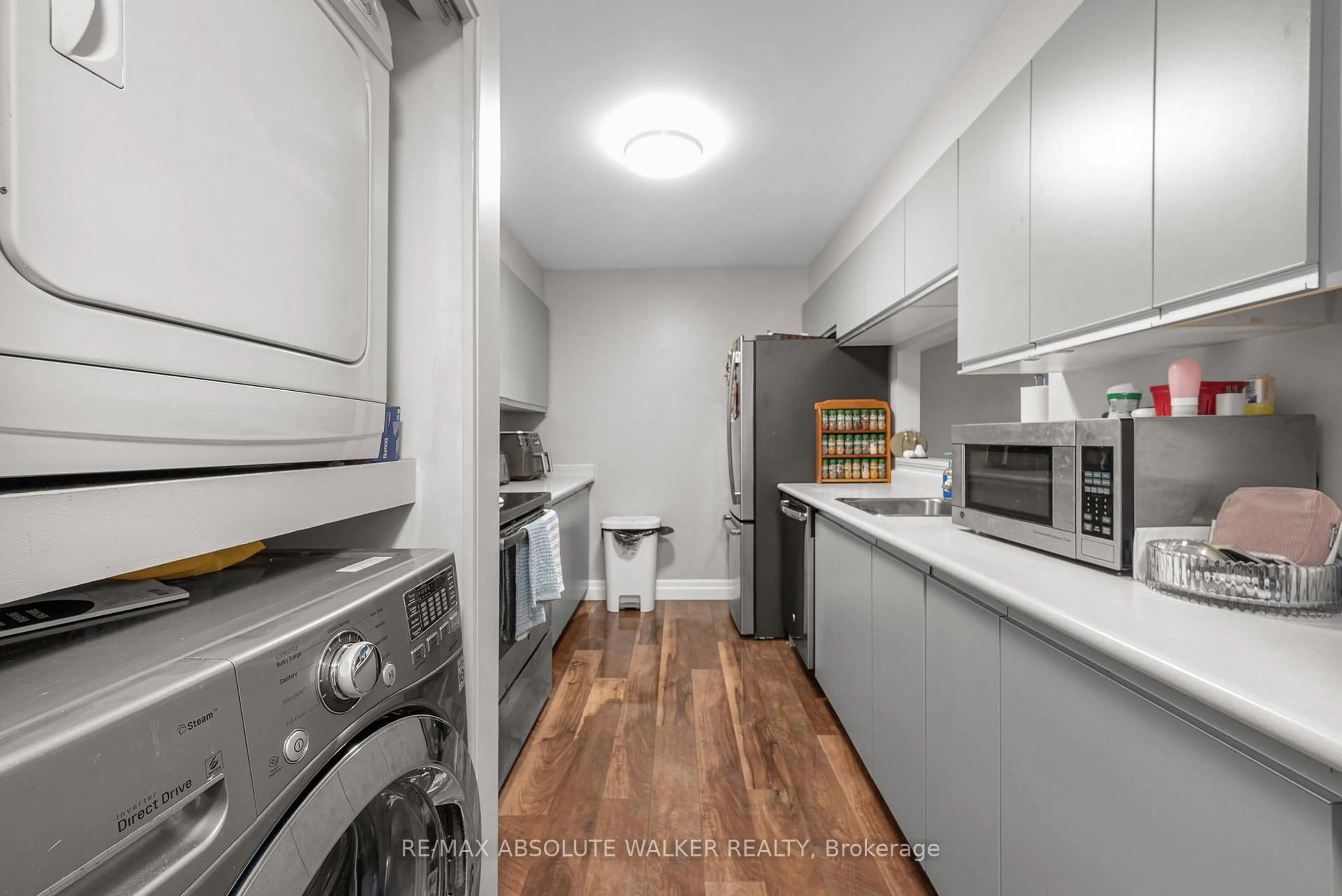 Standard kitchen, unknown for 250 Brittany Dr #318, Ottawa Ontario K1K 4M1