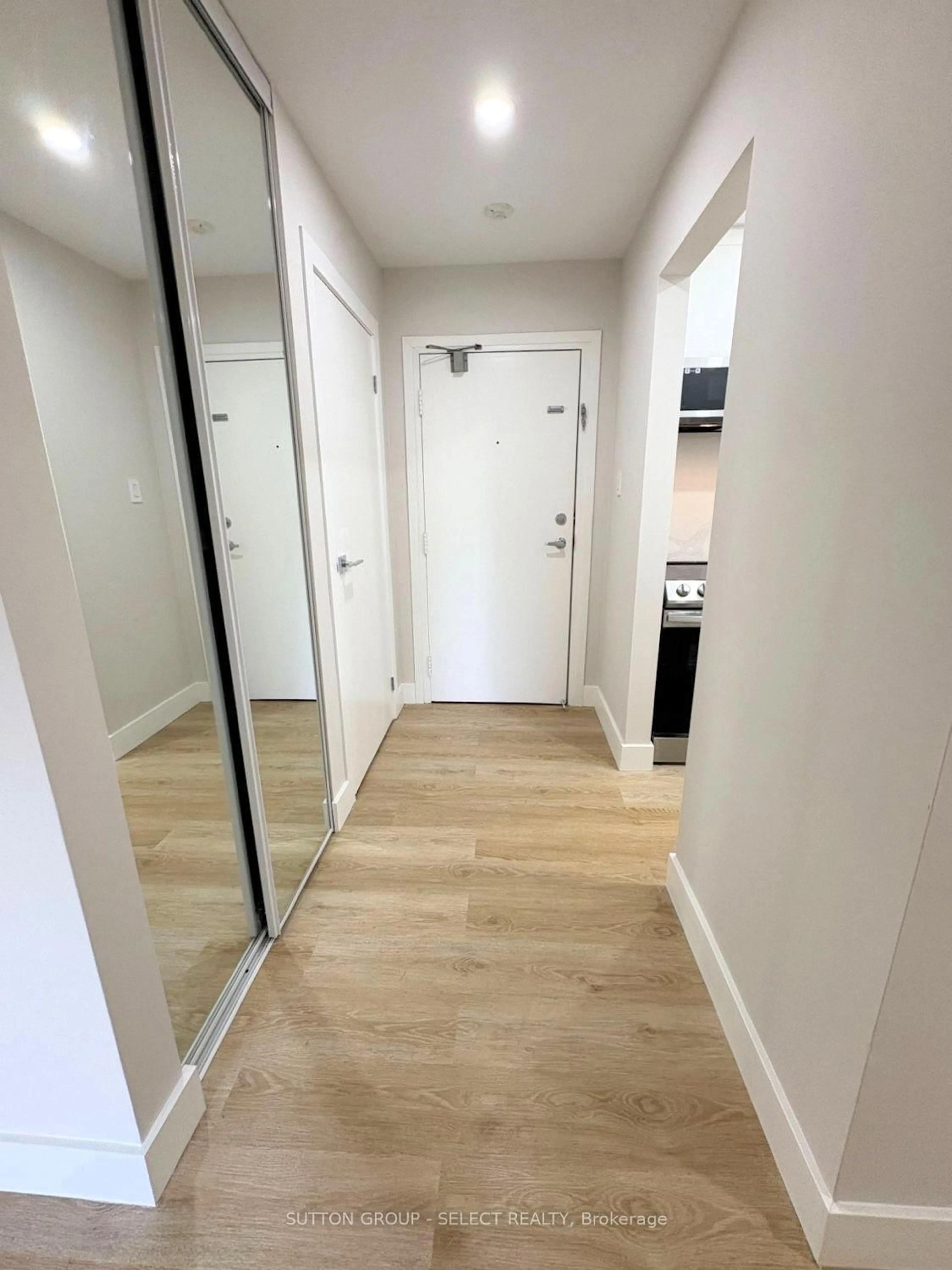Indoor entryway for 2230 Trafalgar St #109, London East Ontario N5V 4J9