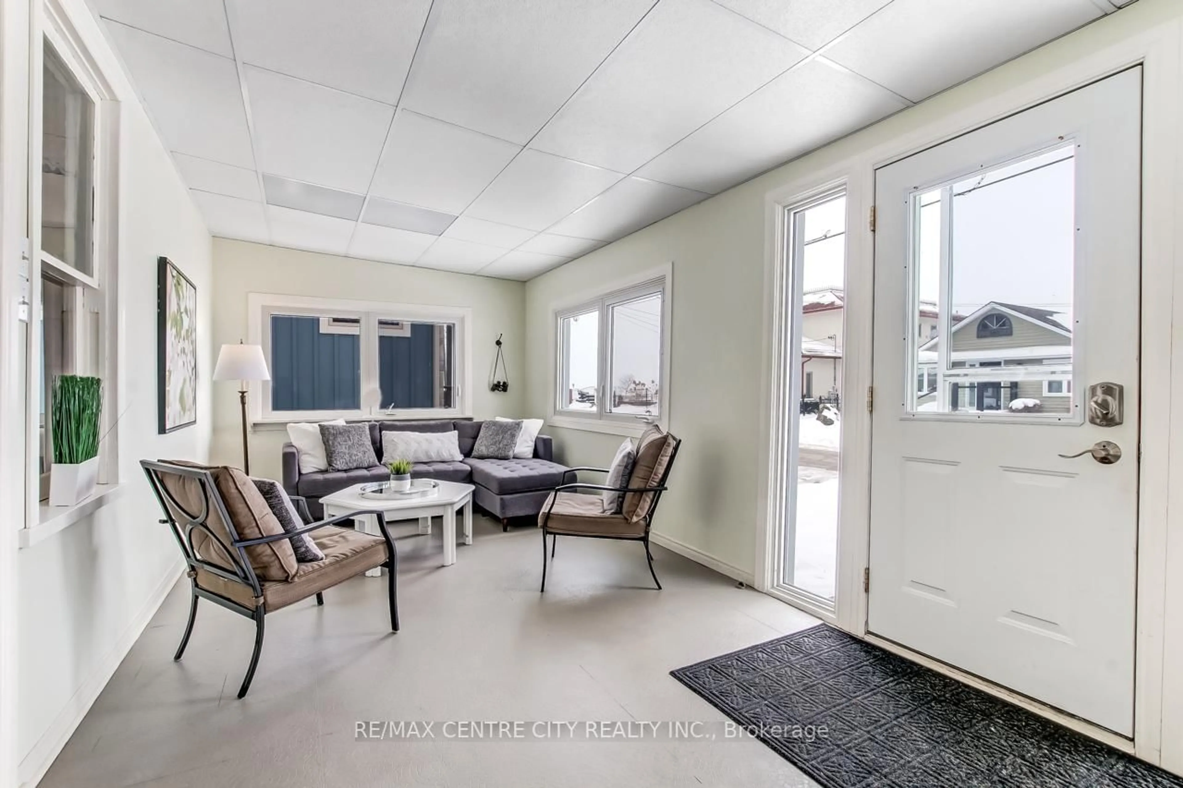 Unknown for 209 ADELAIDE St, Central Elgin Ontario N5L 1A1