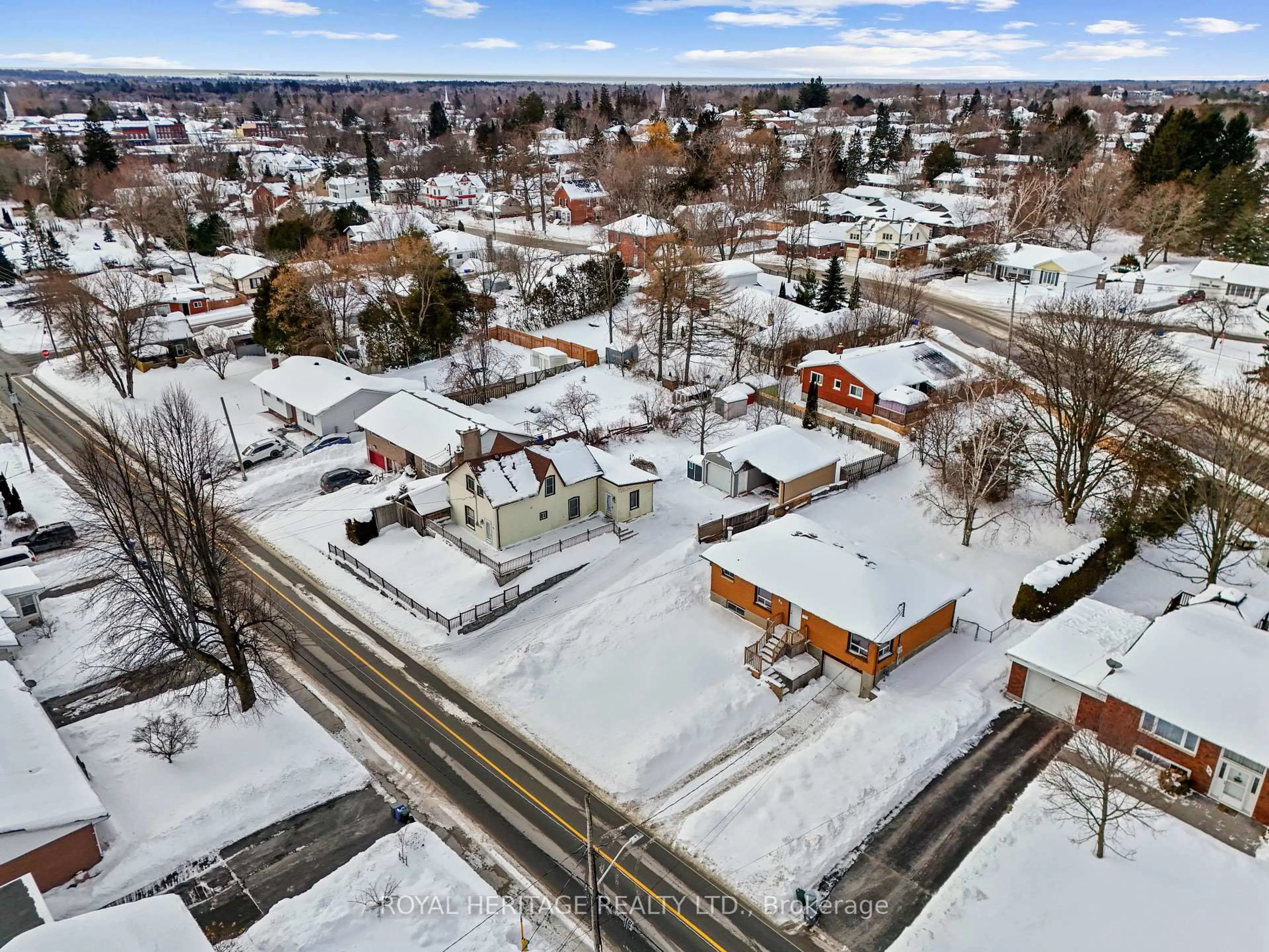A pic from outside/outdoor area/front of a property/back of a property/a pic from drone, street for 84 Alice St, Brighton Ontario K0K 1H0