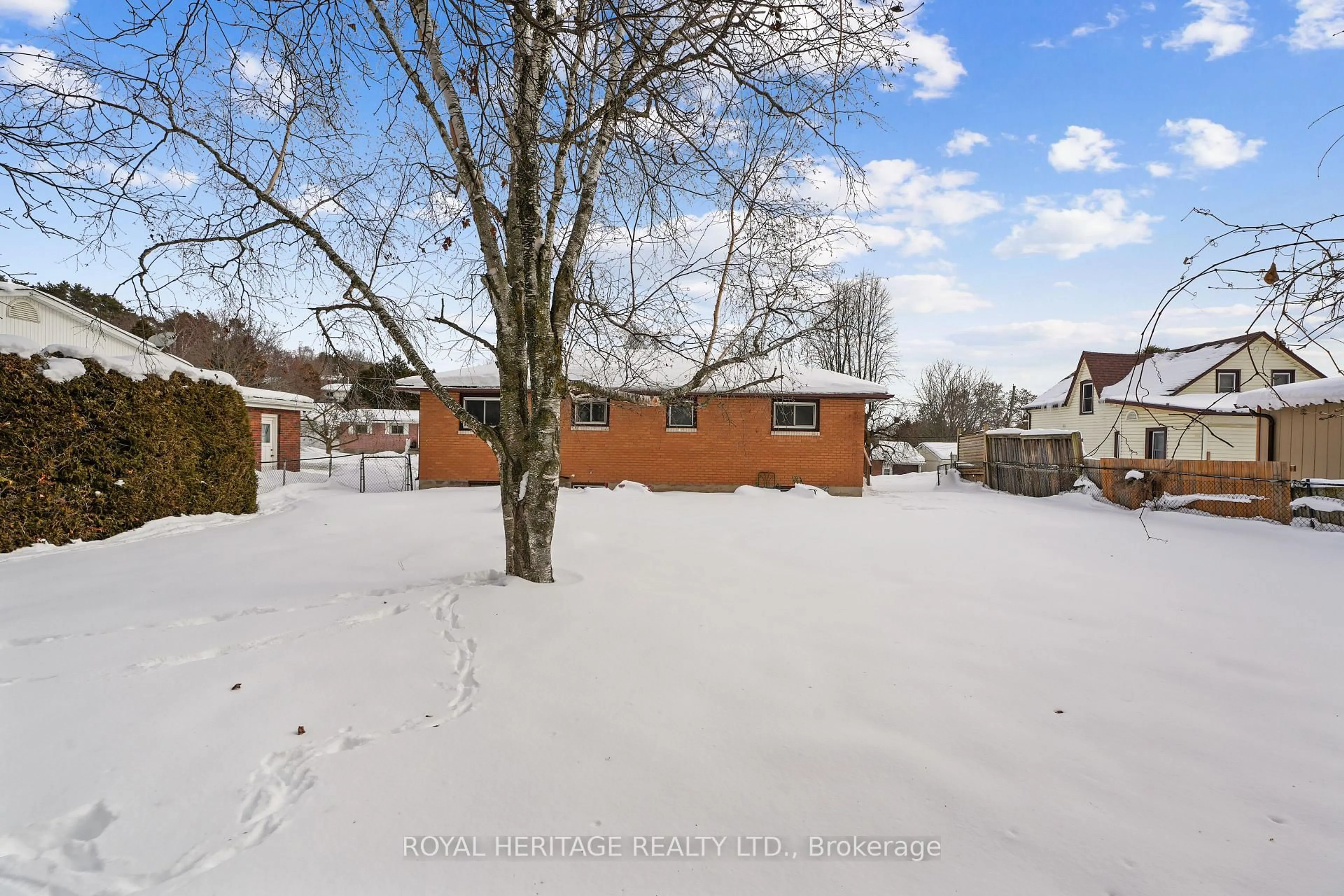 A pic from outside/outdoor area/front of a property/back of a property/a pic from drone, street for 84 Alice St, Brighton Ontario K0K 1H0