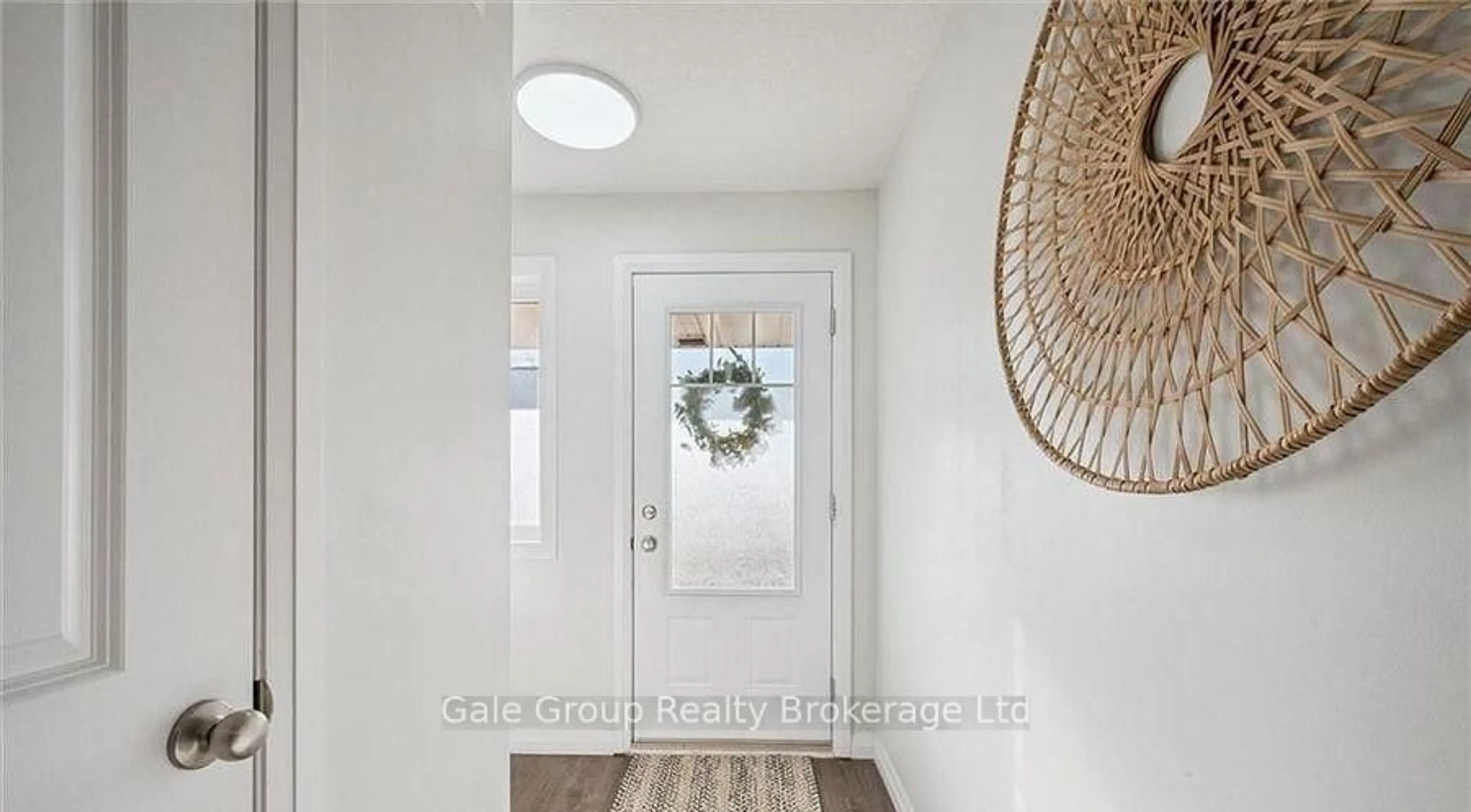 Indoor entryway for 24 Morrison Rd #D9, Kitchener Ontario N2A 2W7