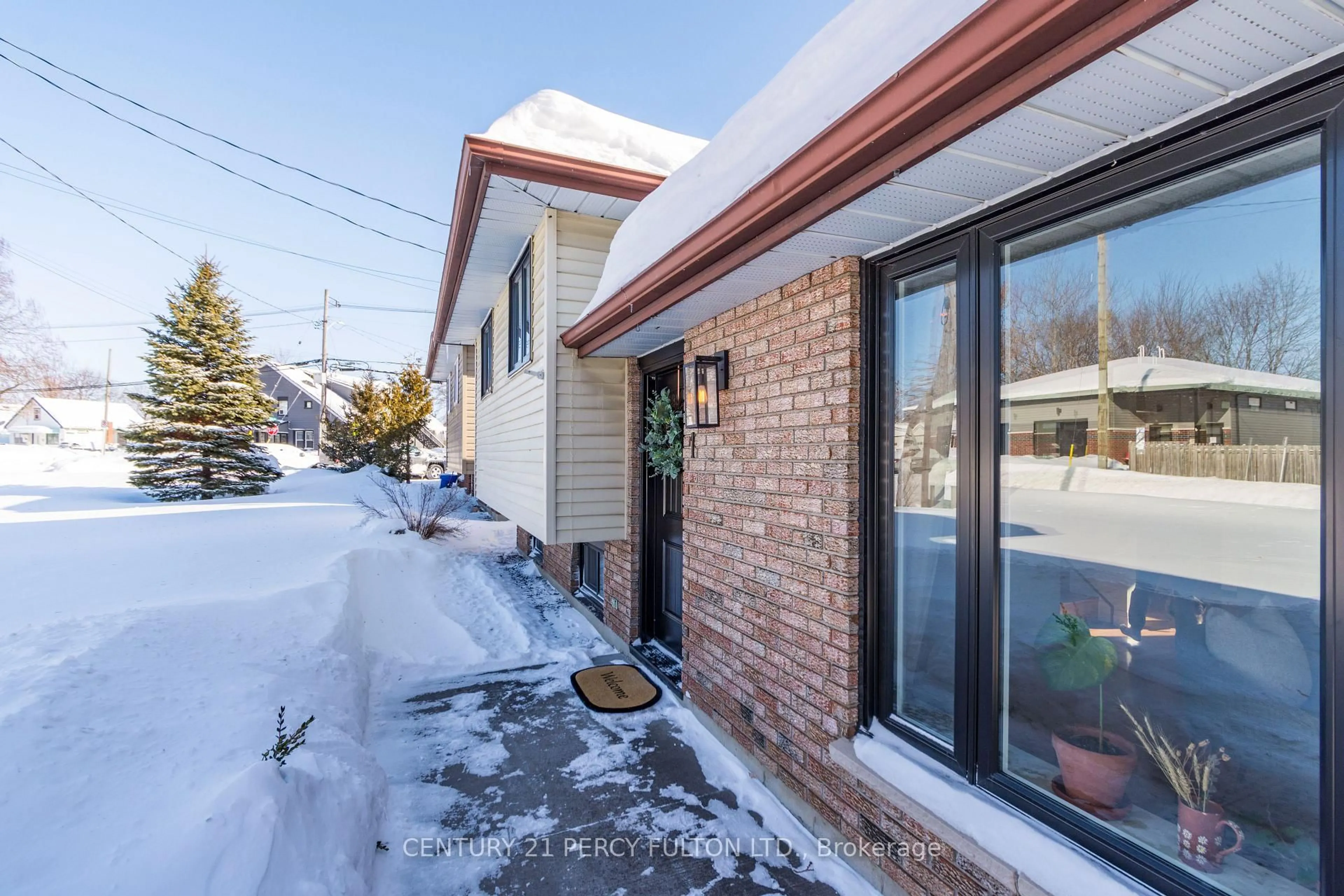 Unknown for 1 Peter St, Quinte West Ontario K8V 6G6