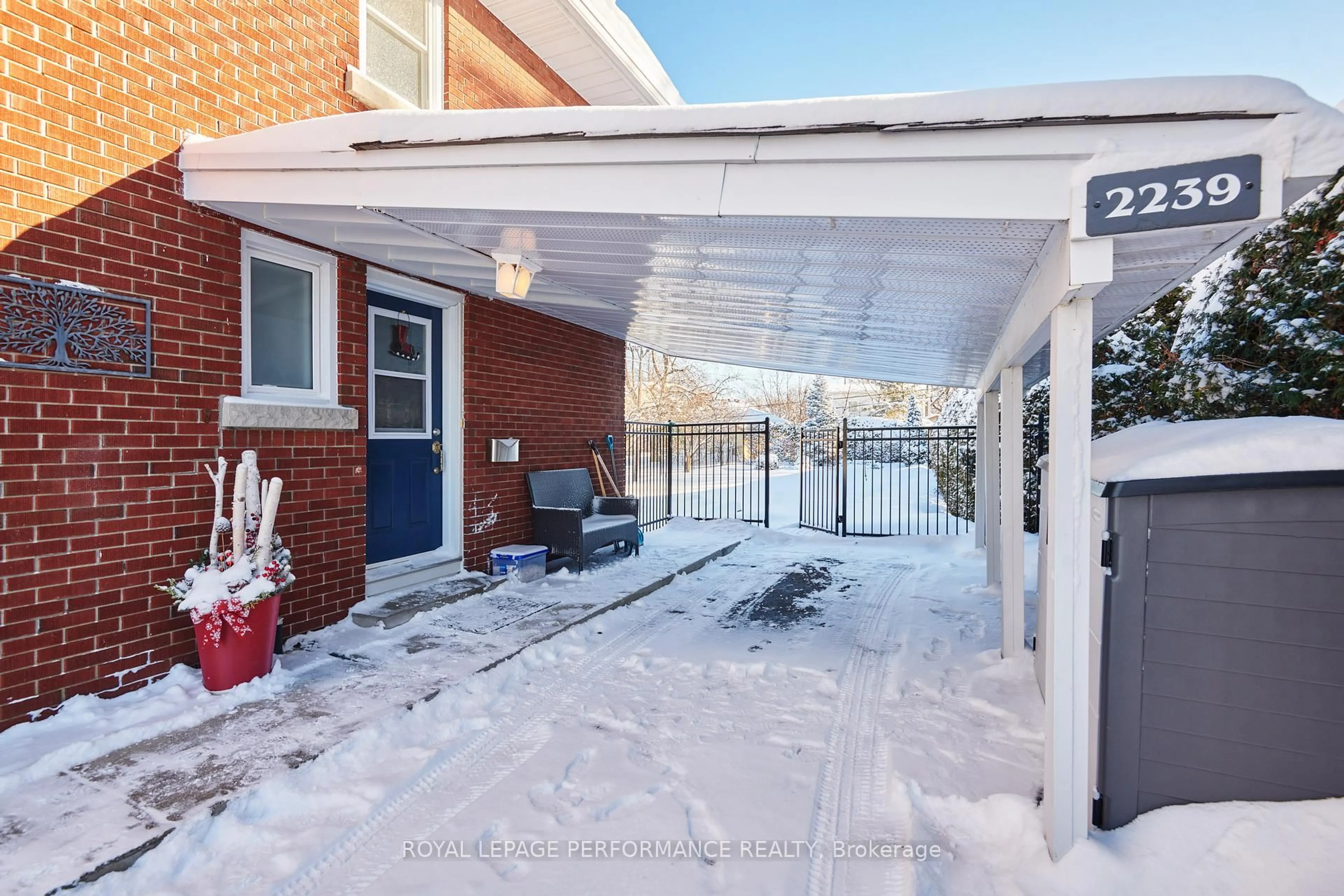 Patio, street for 2239 Webster Ave, Ottawa Ontario K1H 7H1