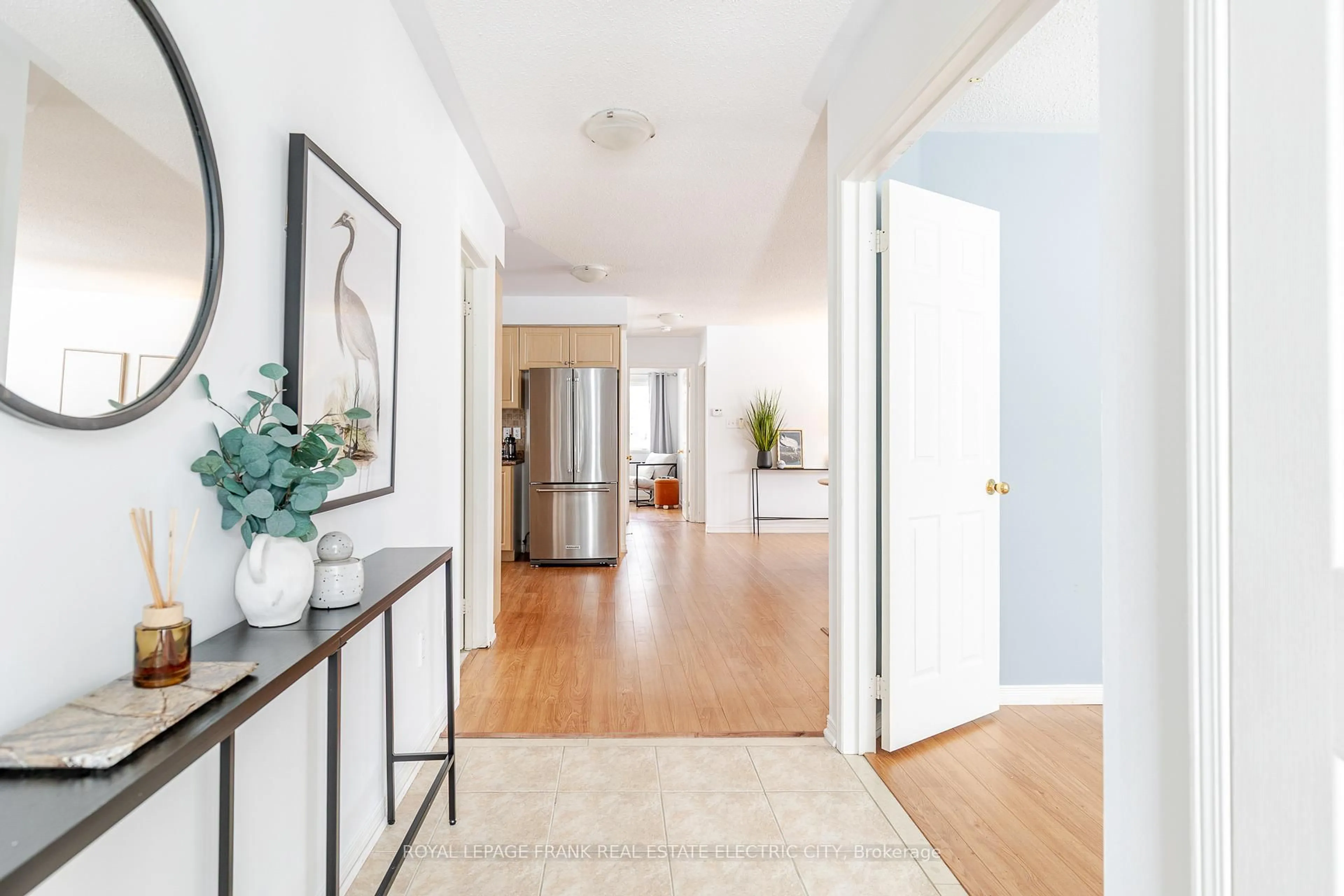 Indoor entryway for 30 Brookside St, Cavan Monaghan Ontario L0A 1G0