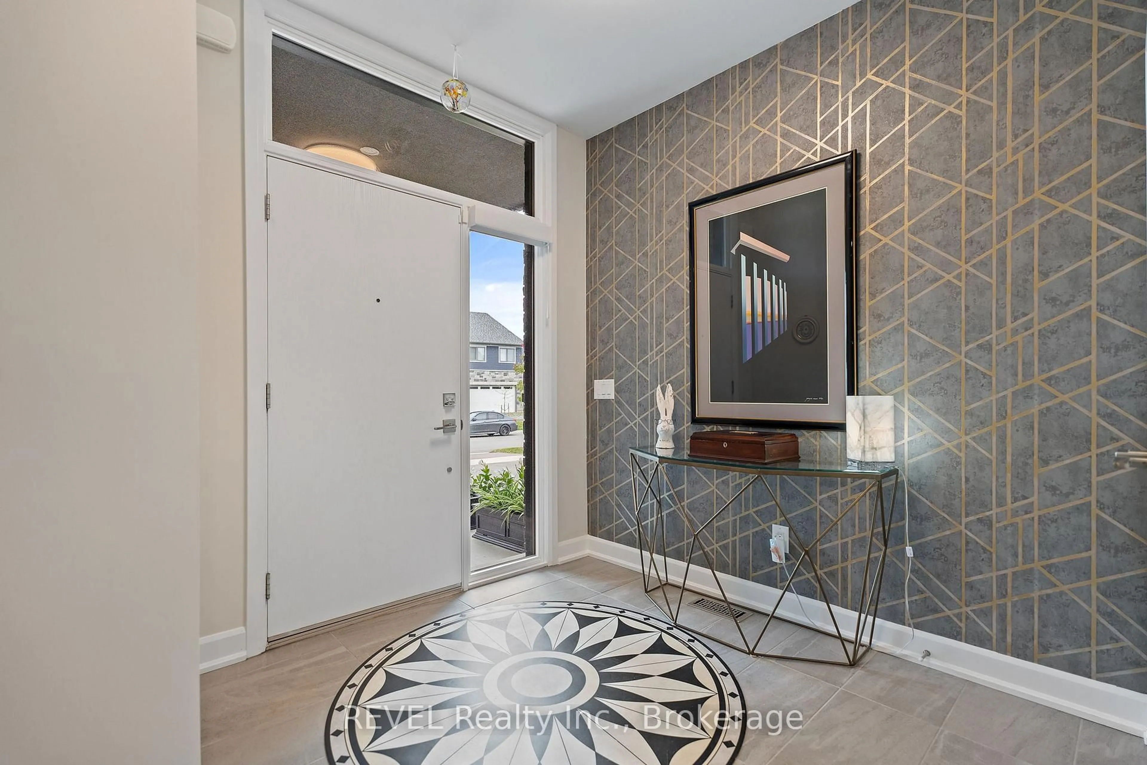 Indoor entryway for 3809 Simpson Lane, Fort Erie Ontario L0S 1S0