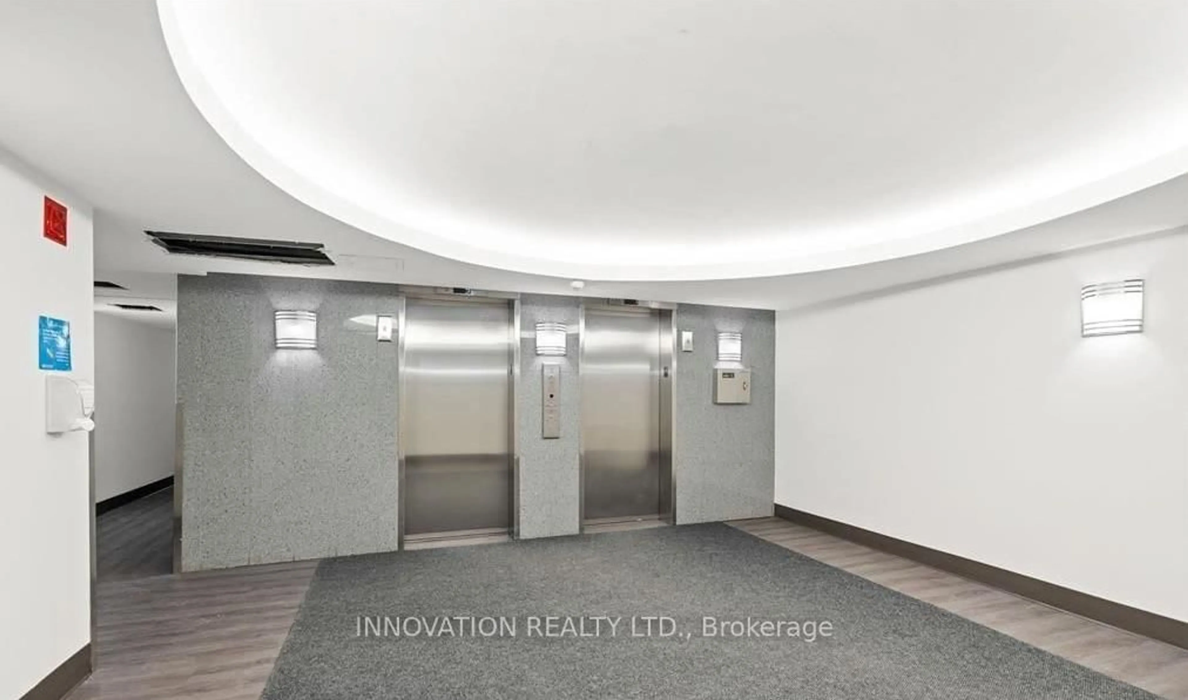 Indoor foyer for 35 Holland Ave #409, Ottawa Ontario K1Y 4S2