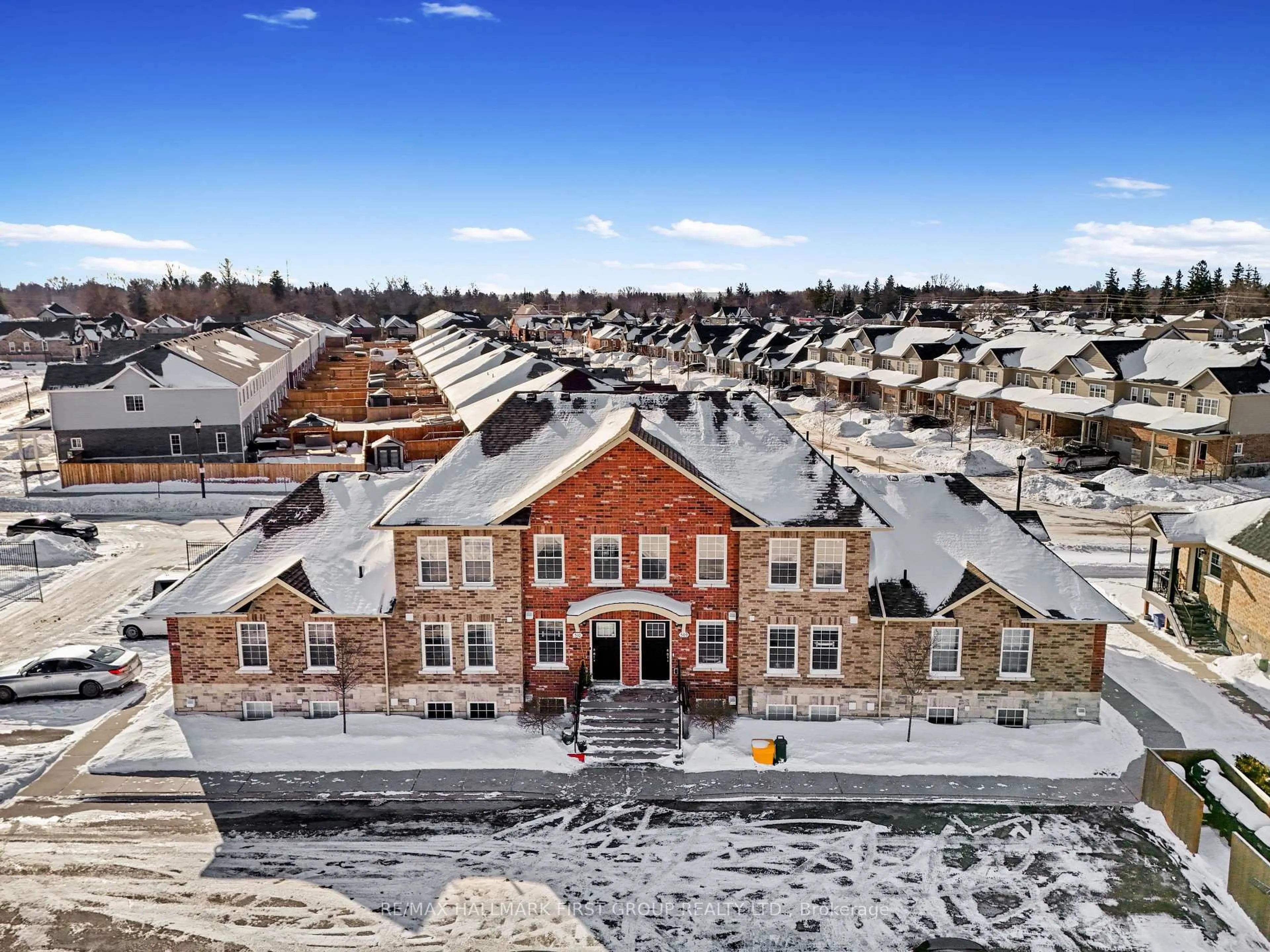 A pic from outside/outdoor area/front of a property/back of a property/a pic from drone, street for 470 Lonsberry Dr #509, Cobourg Ontario K9A 1M6