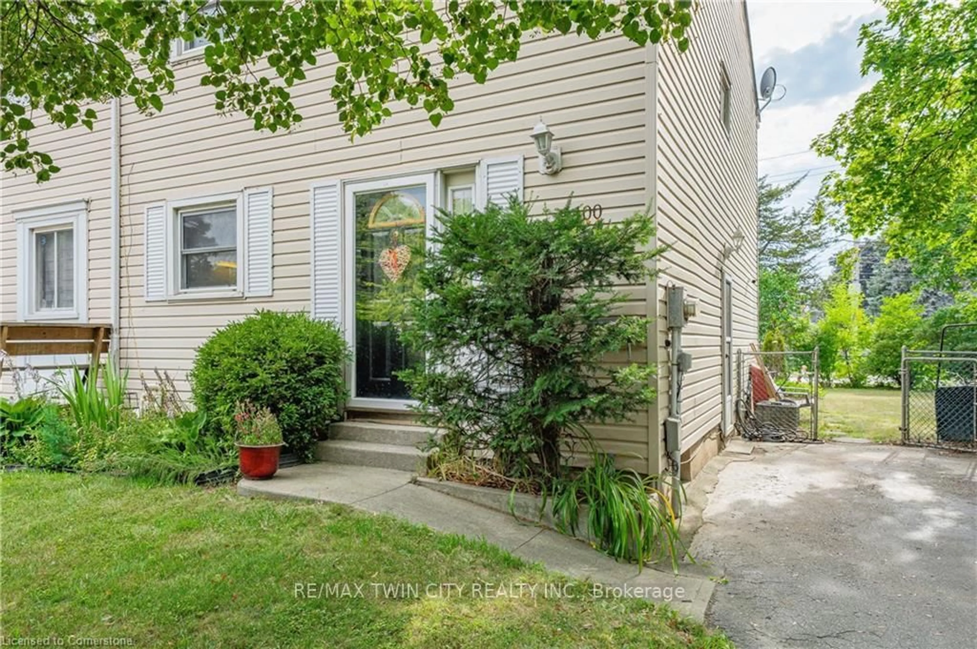 Unknown for 1400 Wildren Pl, Cambridge Ontario N3H 5A9