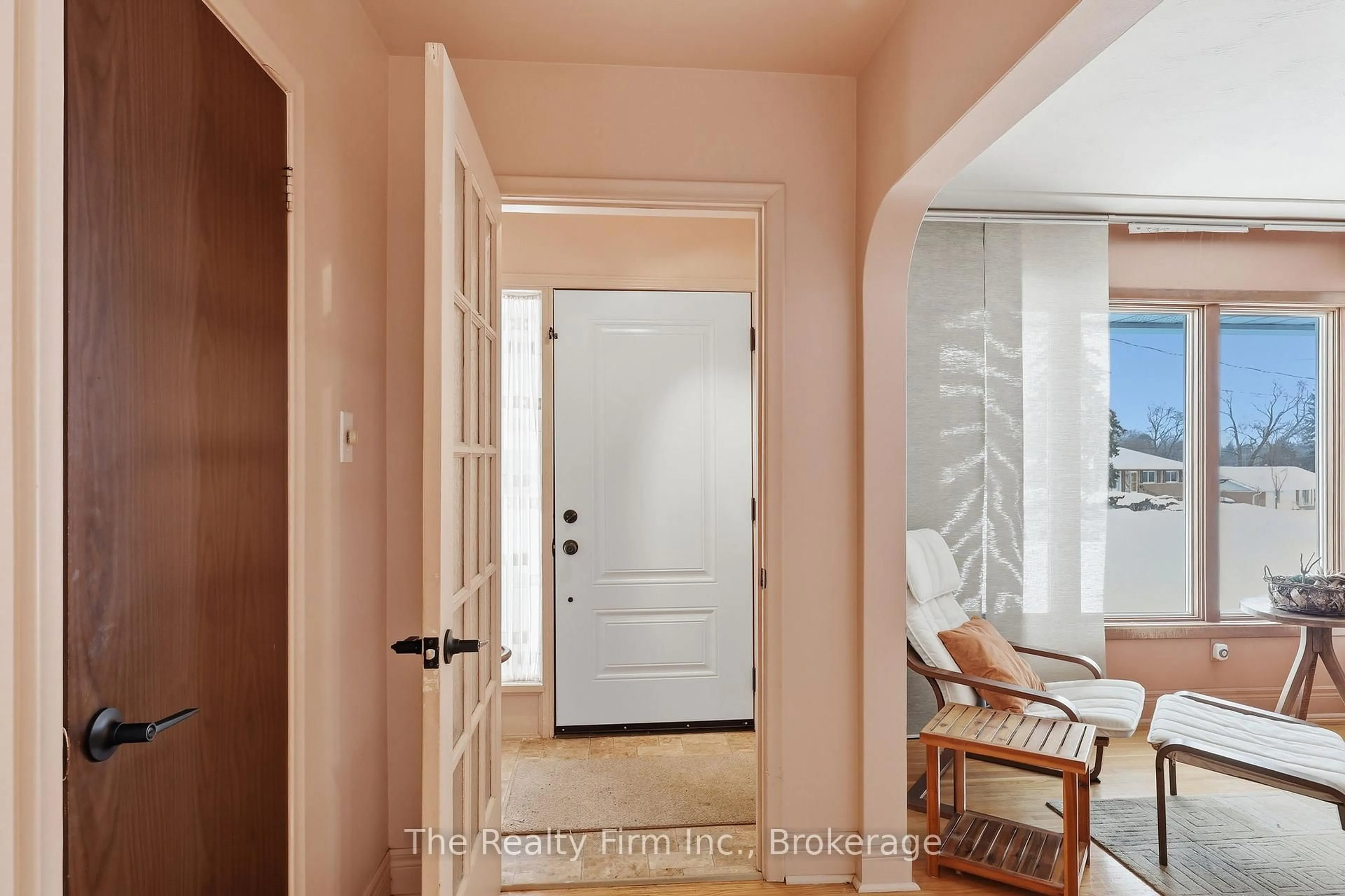 Indoor entryway for 1047 Elora Rd, Woodstock Ontario N4S 5L9