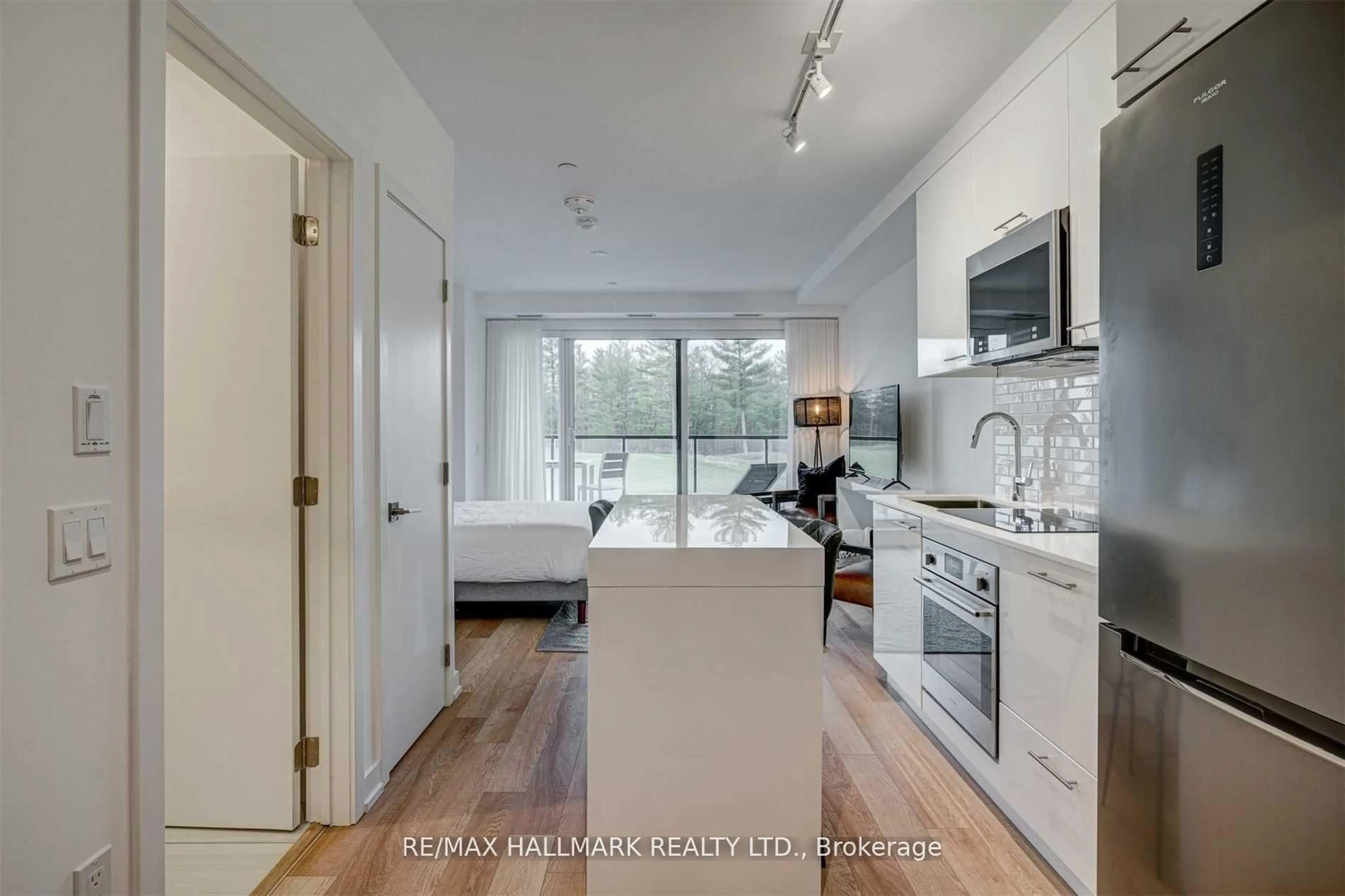 Open concept kitchen, unknown for 120 Carrick Tr #207, Gravenhurst Ontario P1P 1T9