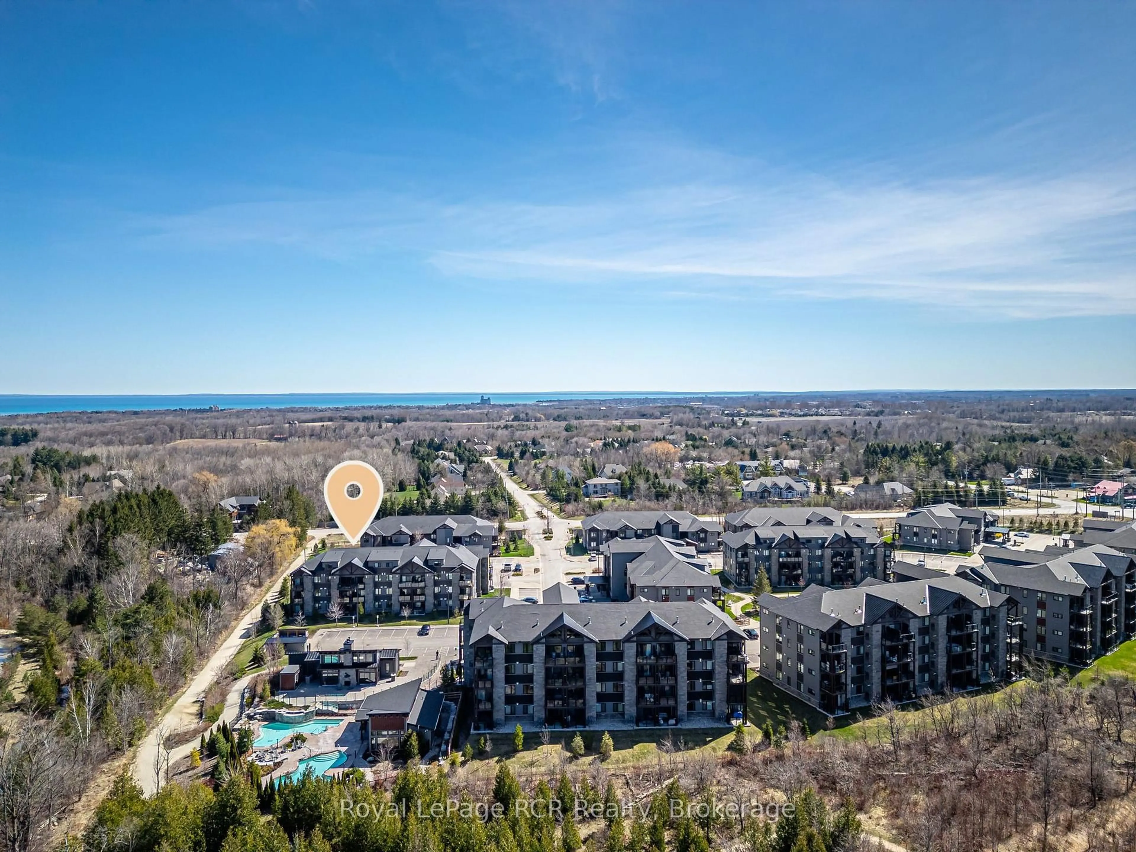 A pic from outside/outdoor area/front of a property/back of a property/a pic from drone, mountain view for 12 Beckwith Lane #305, Blue Mountains Ontario L9Y 0A4