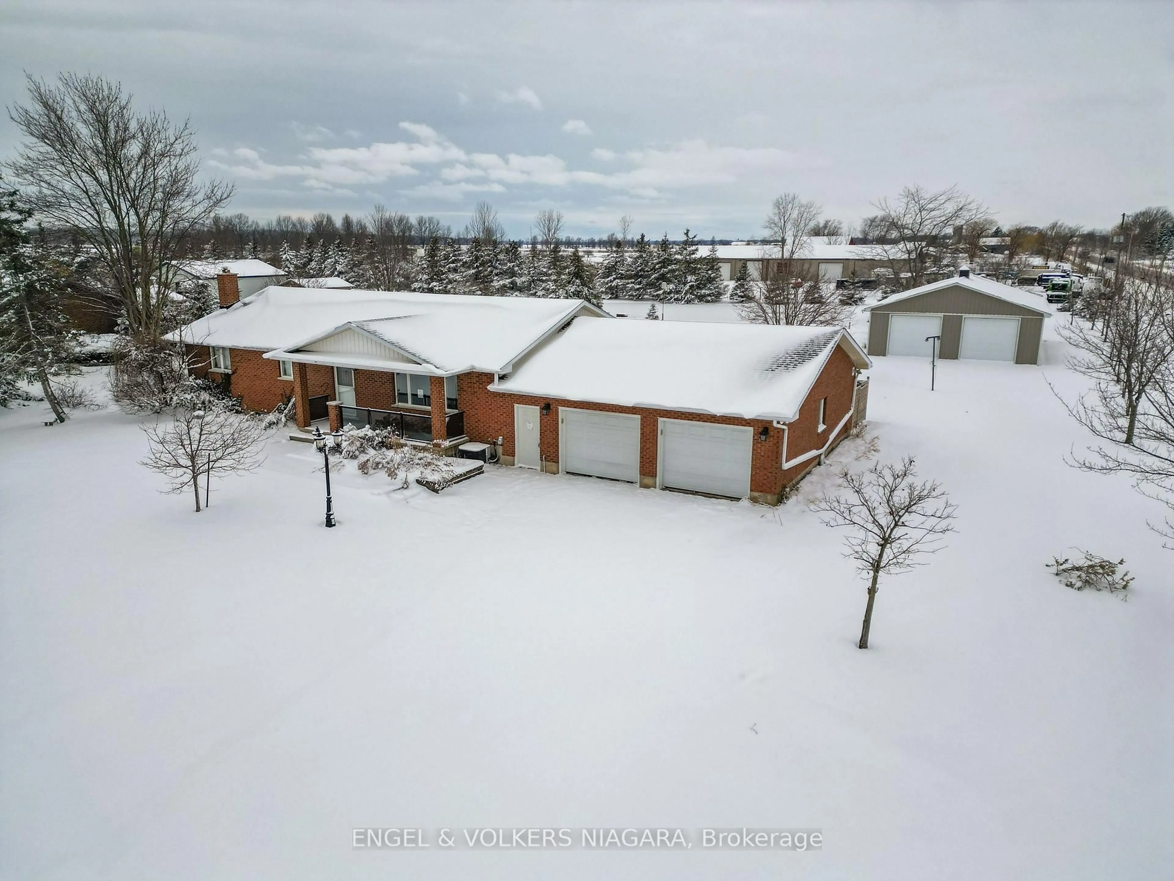 A pic from outside/outdoor area/front of a property/back of a property/a pic from drone, unknown for 40298 Youngs Rd, Wainfleet Ontario L0S 1V0