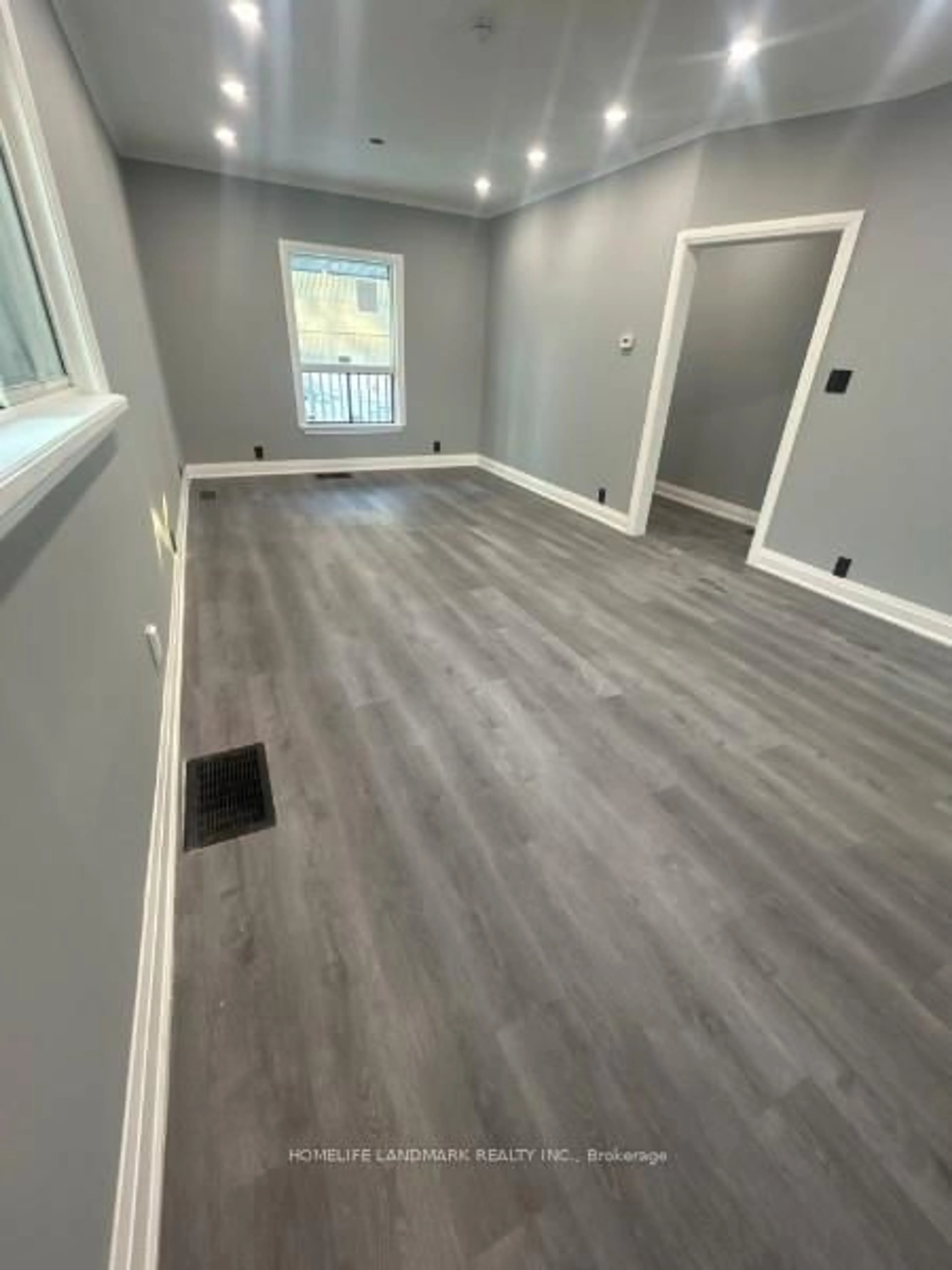 A pic of a room for 214 Burlington St, Hamilton Ontario L8L 4H1