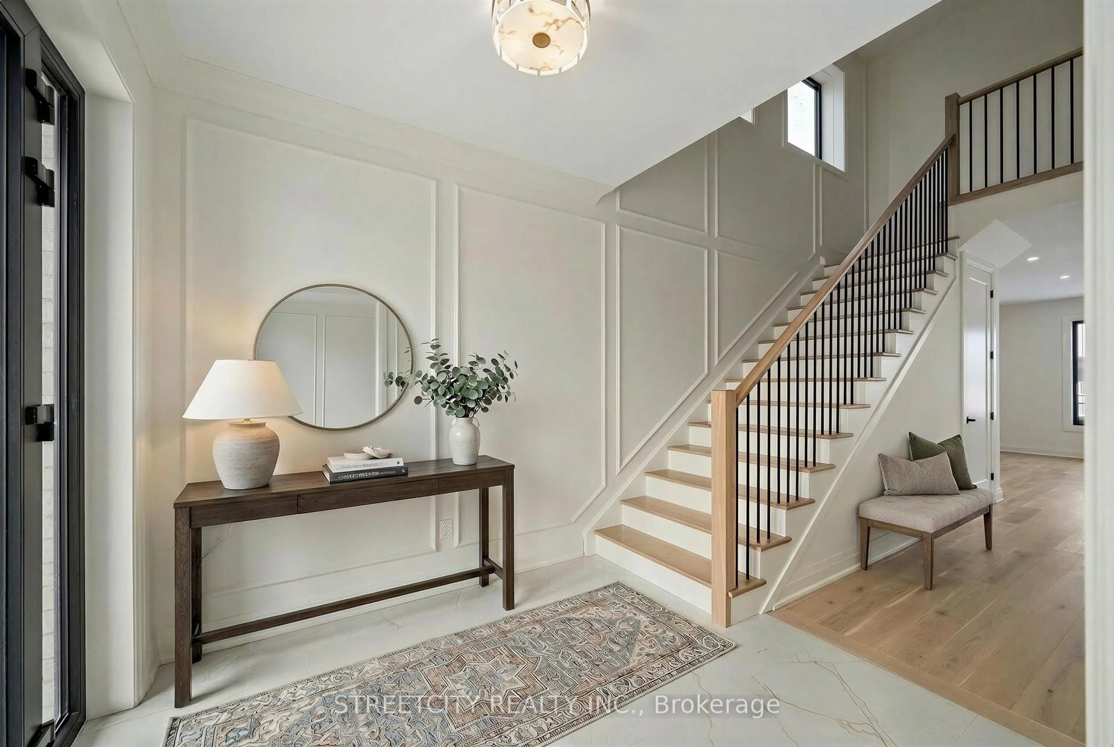 Indoor entryway for 6346 Old Garrison Blvd, London South Ontario N6P 0H3