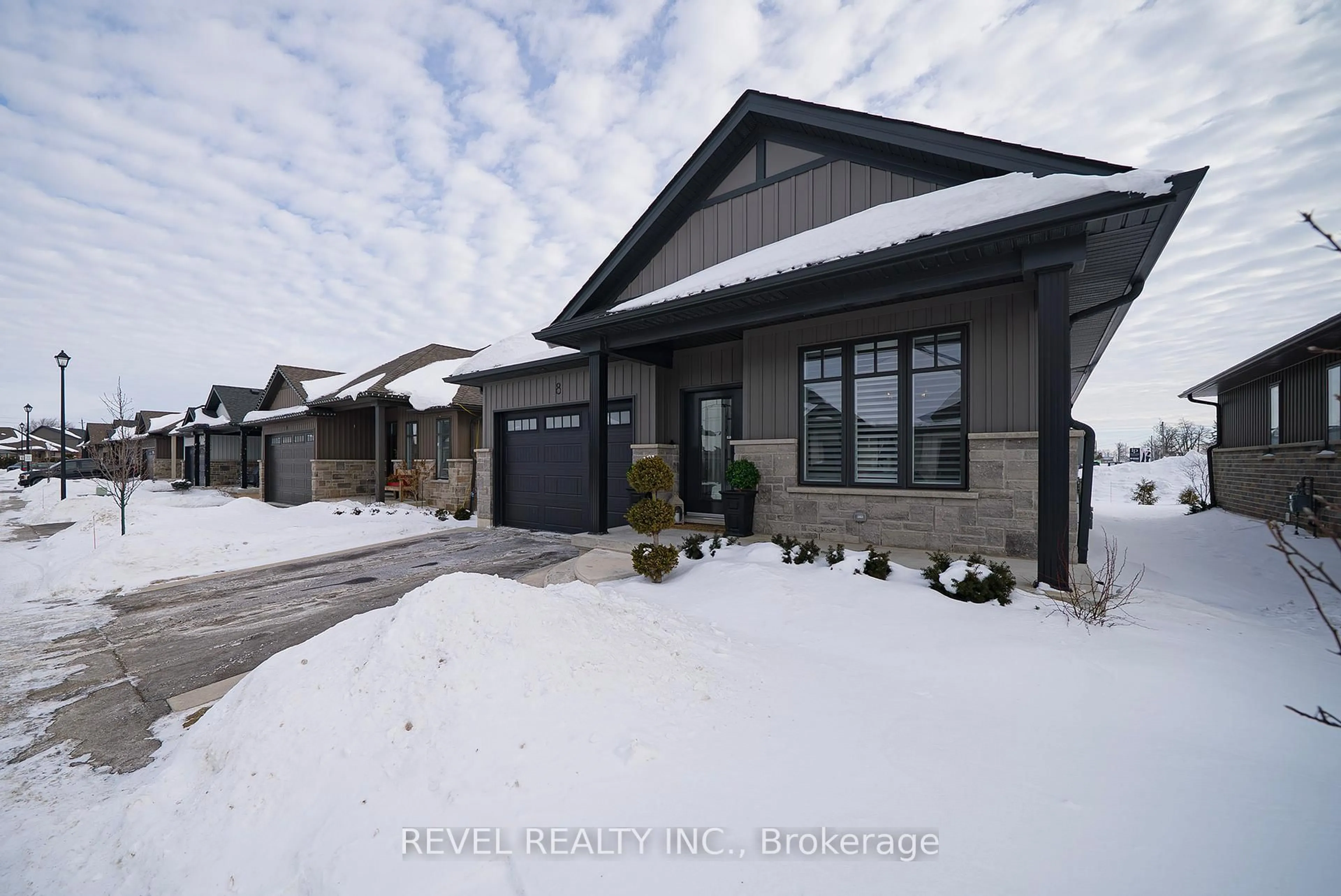 Unknown for 24 Craddock Blvd #8, Haldimand Ontario N0A 1J0