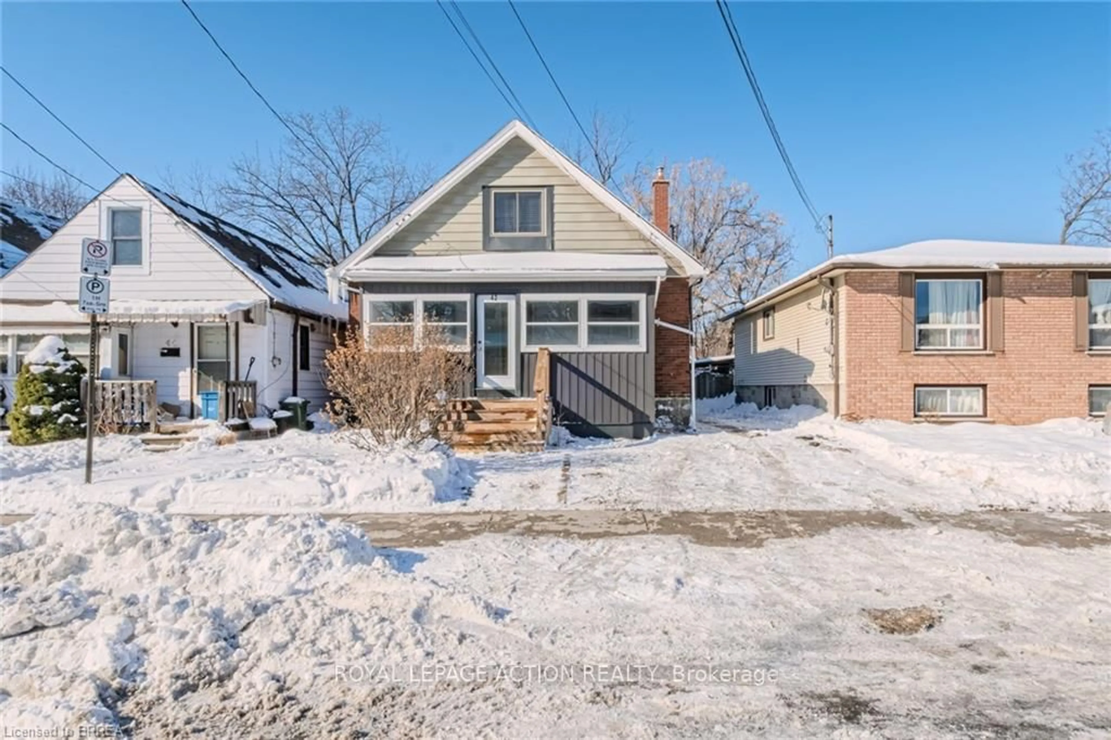 Unknown for 42 East 31st St, Hamilton Ontario L8V 3N7