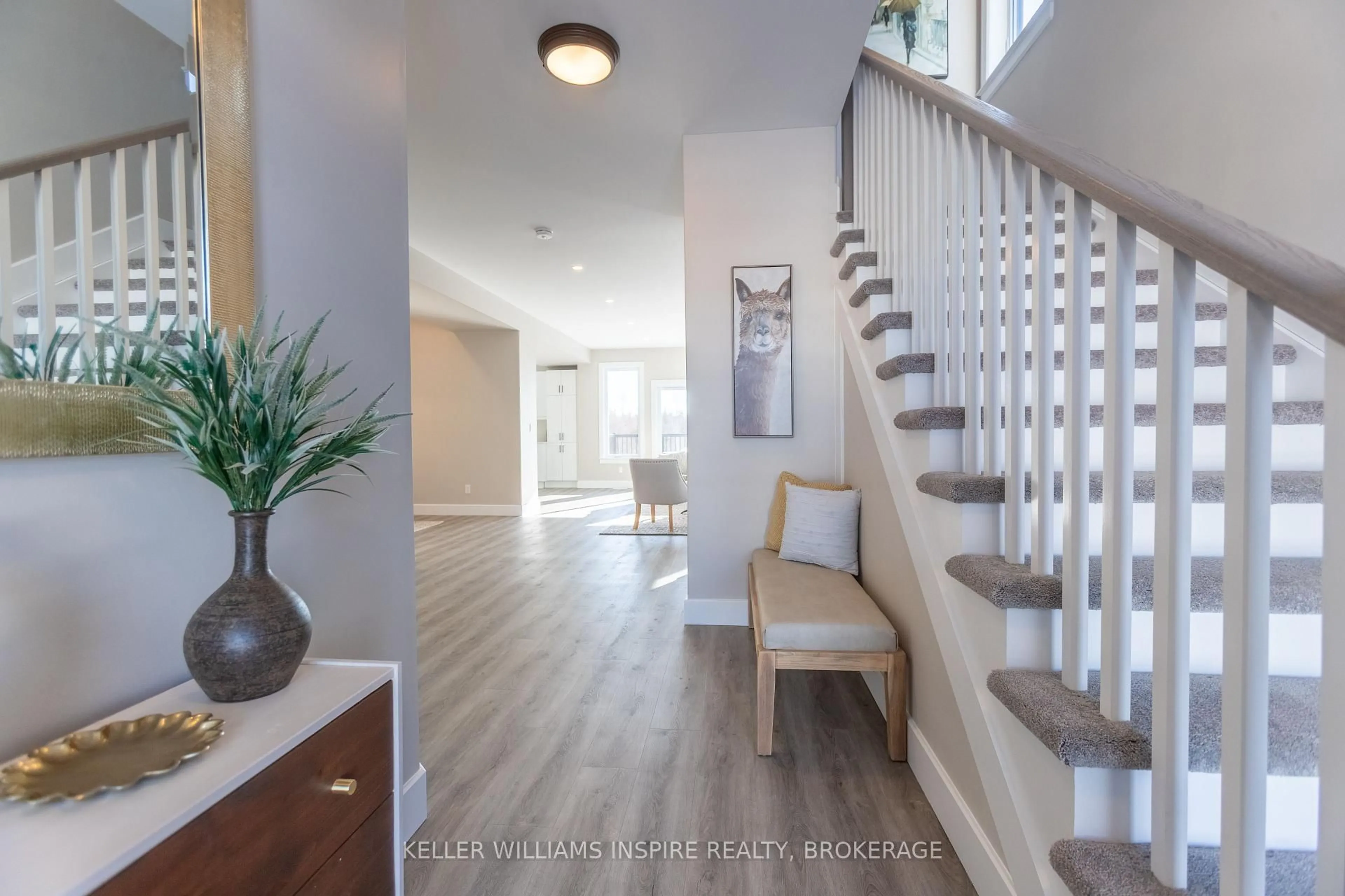 Indoor entryway for 115 Potter Dr, Bissett Creek Ontario K0H 2H0