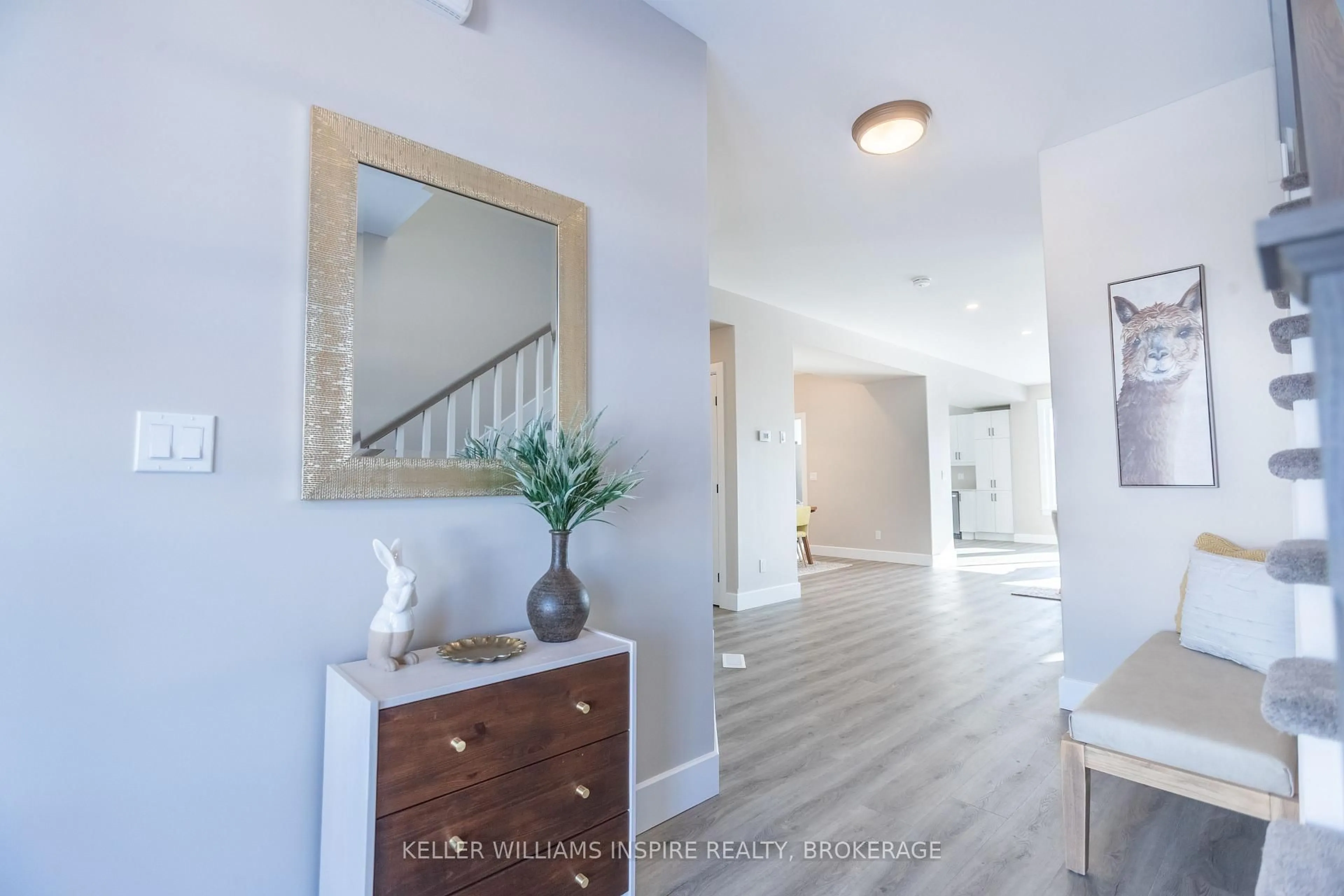 Indoor entryway for 115 Potter Dr, Bissett Creek Ontario K0H 2H0