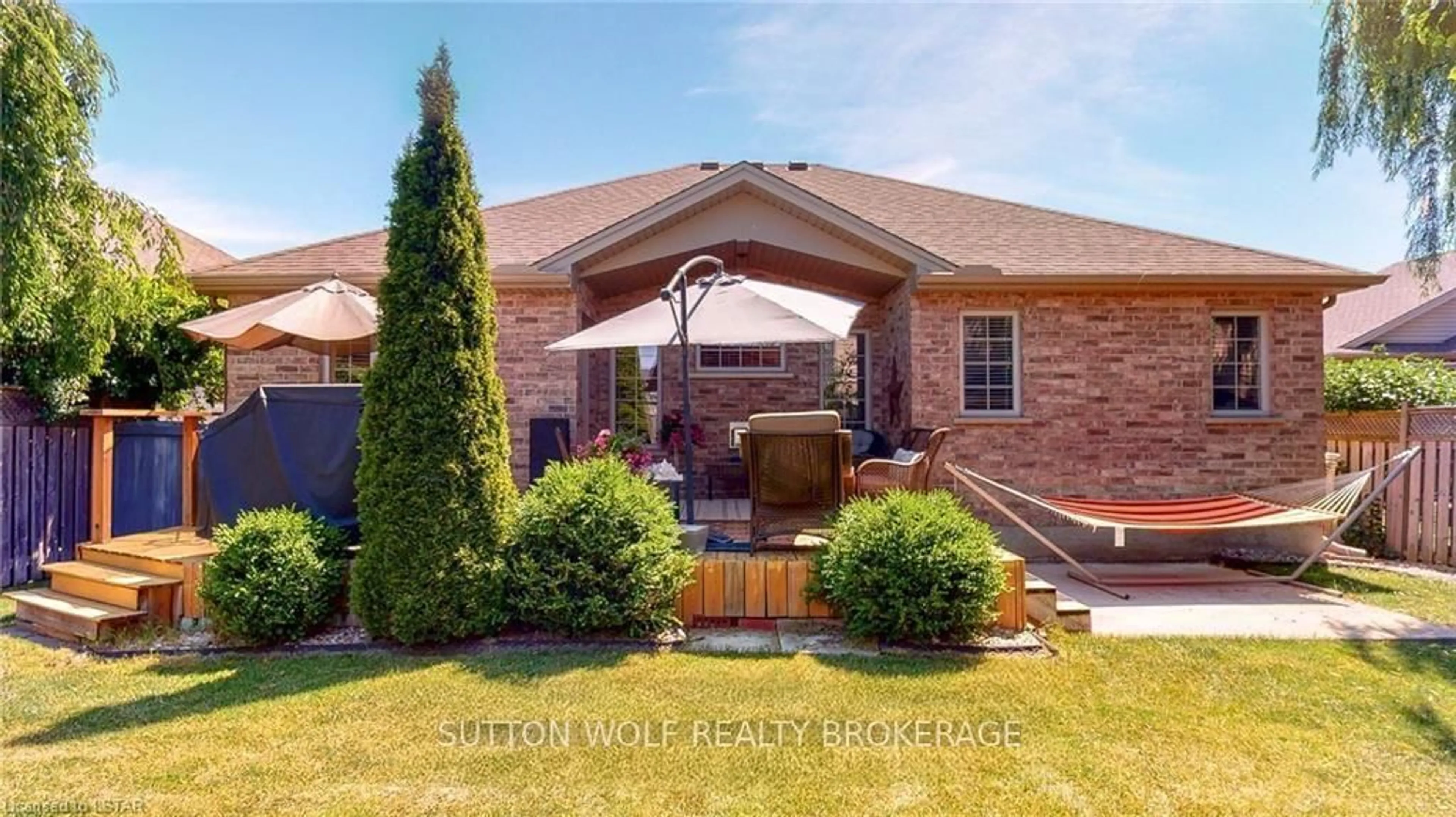 Home with brick exterior material, water/lake/river/ocean view for 152 Deborah Dr, Strathroy-Caradoc Ontario N7G 4E1